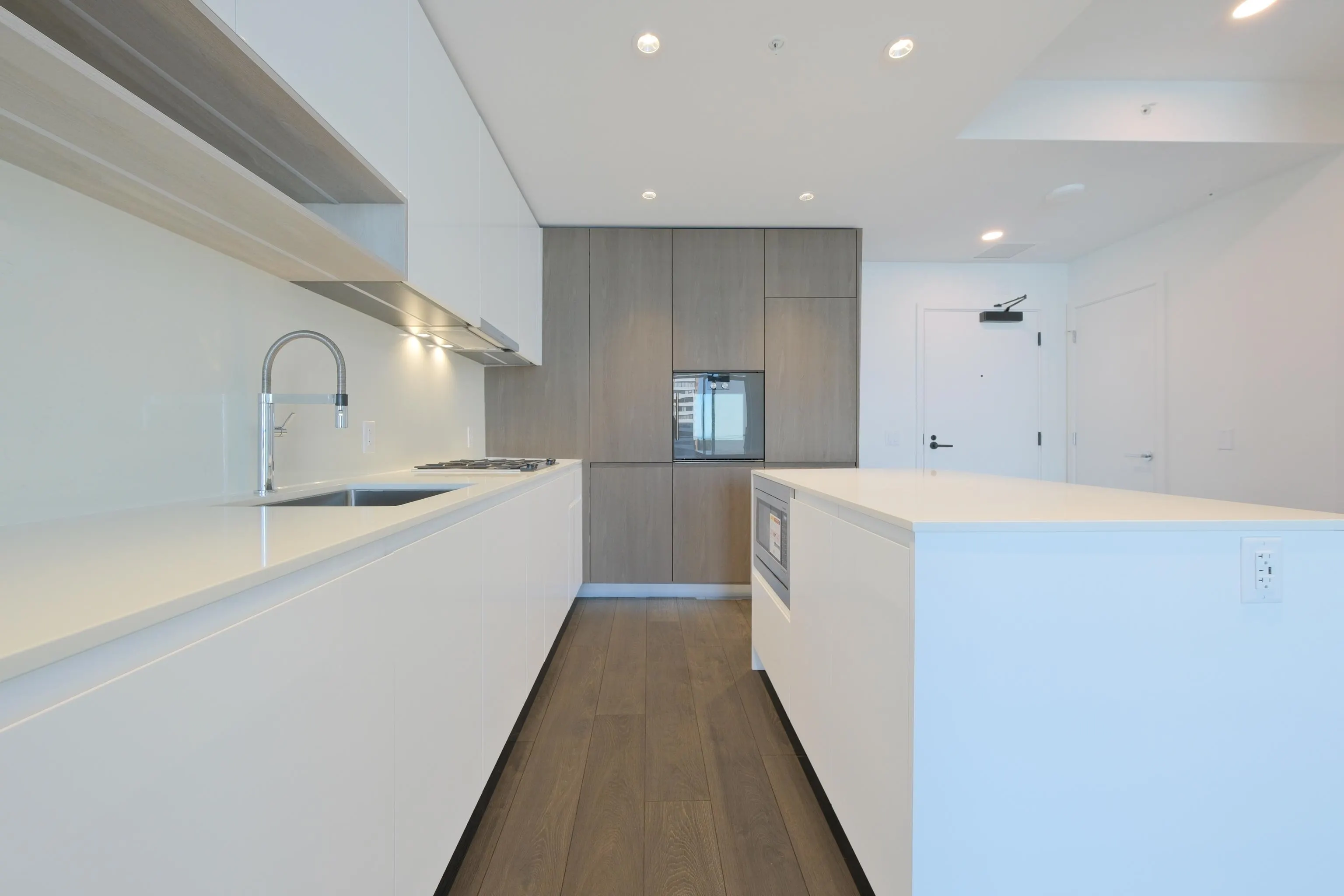 762 6600 Minoru Boulevard