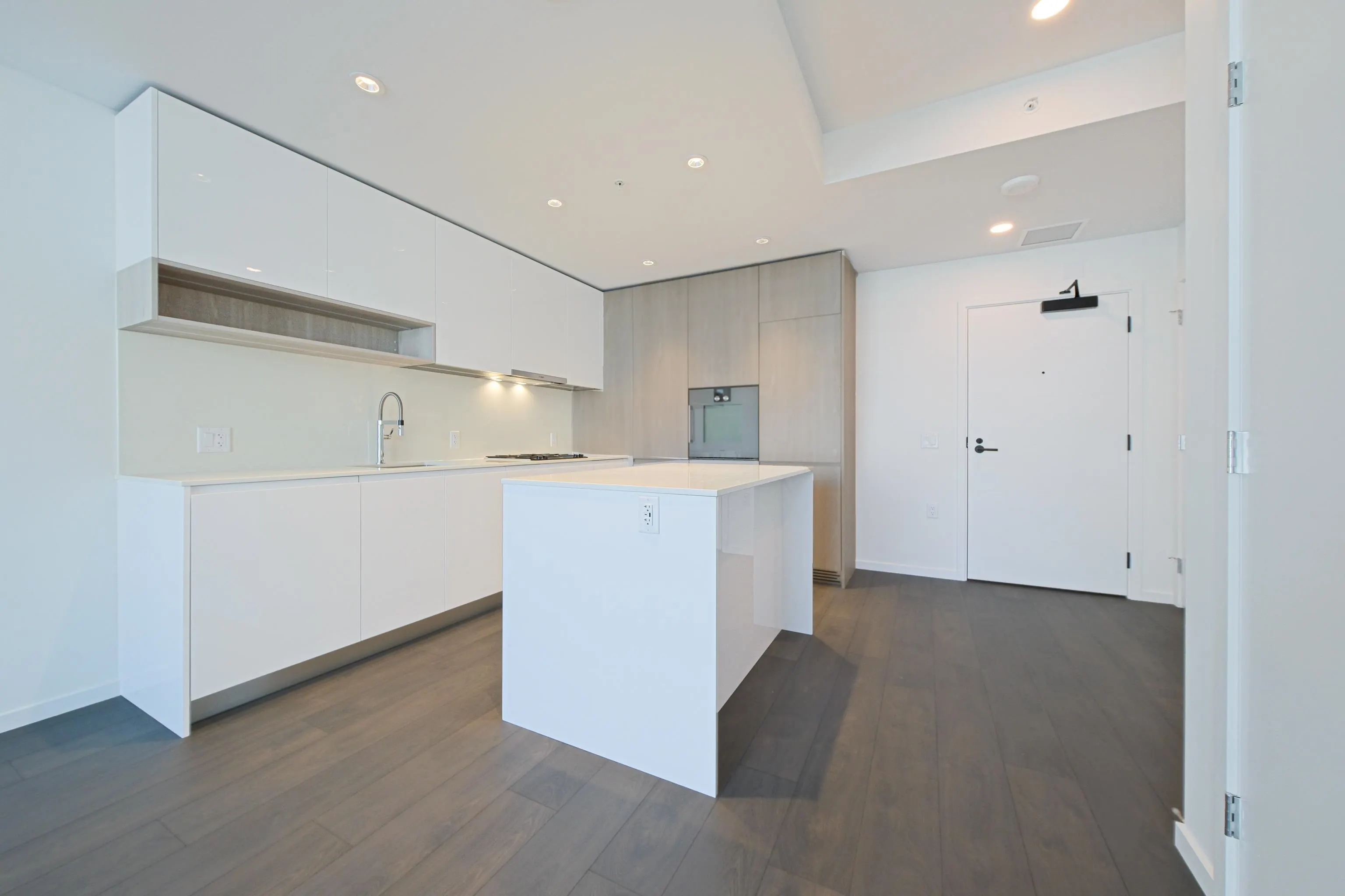 762 6600 Minoru Boulevard
