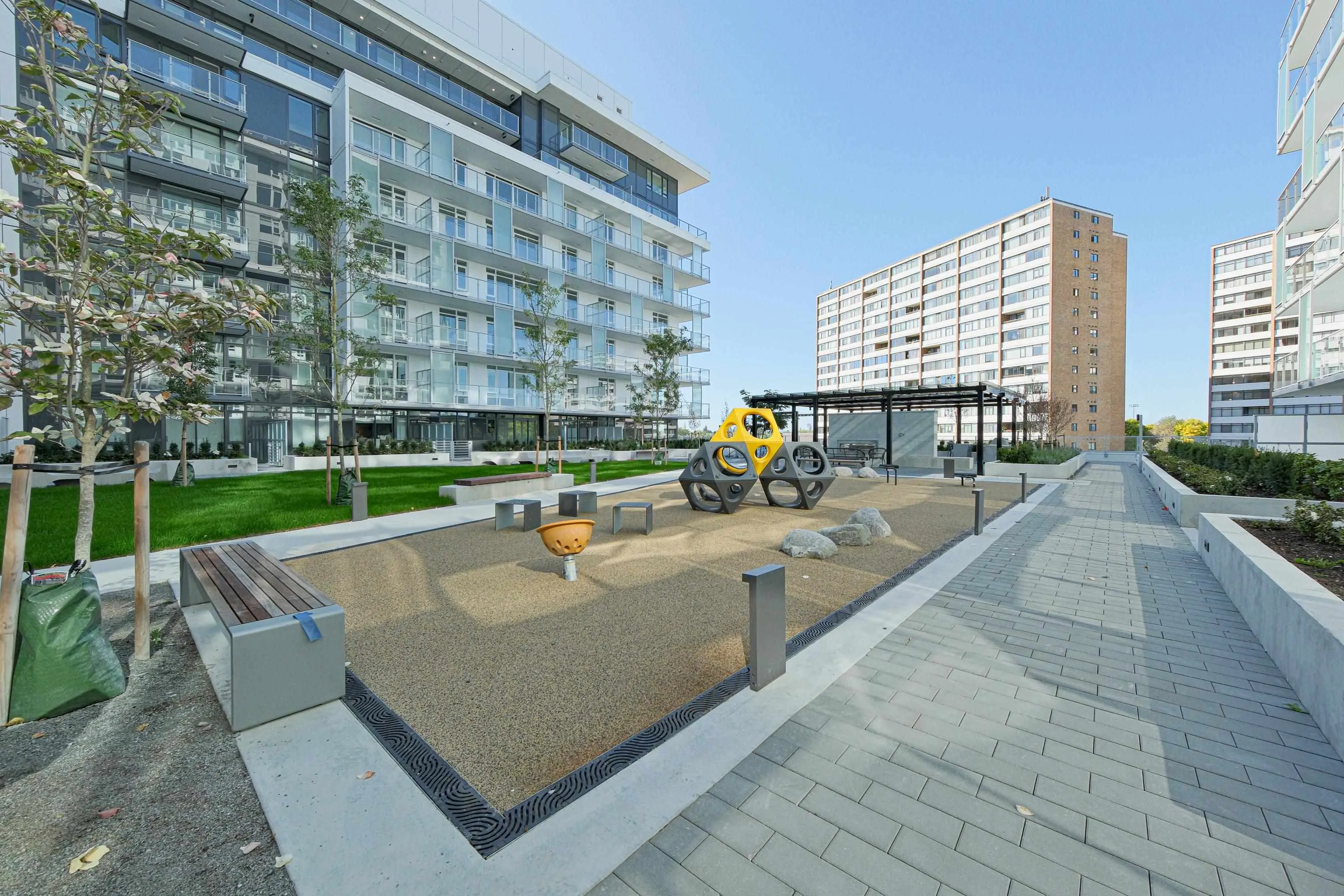 762 6600 Minoru Boulevard