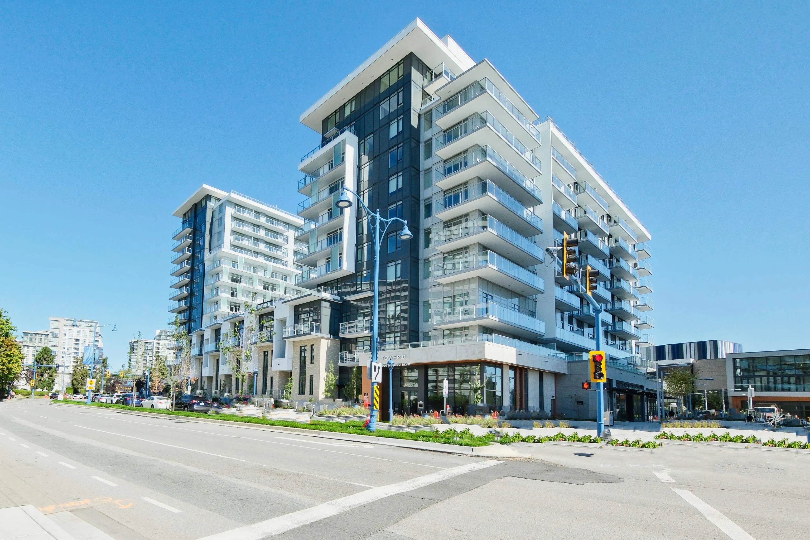 762 6600 Minoru Boulevard
