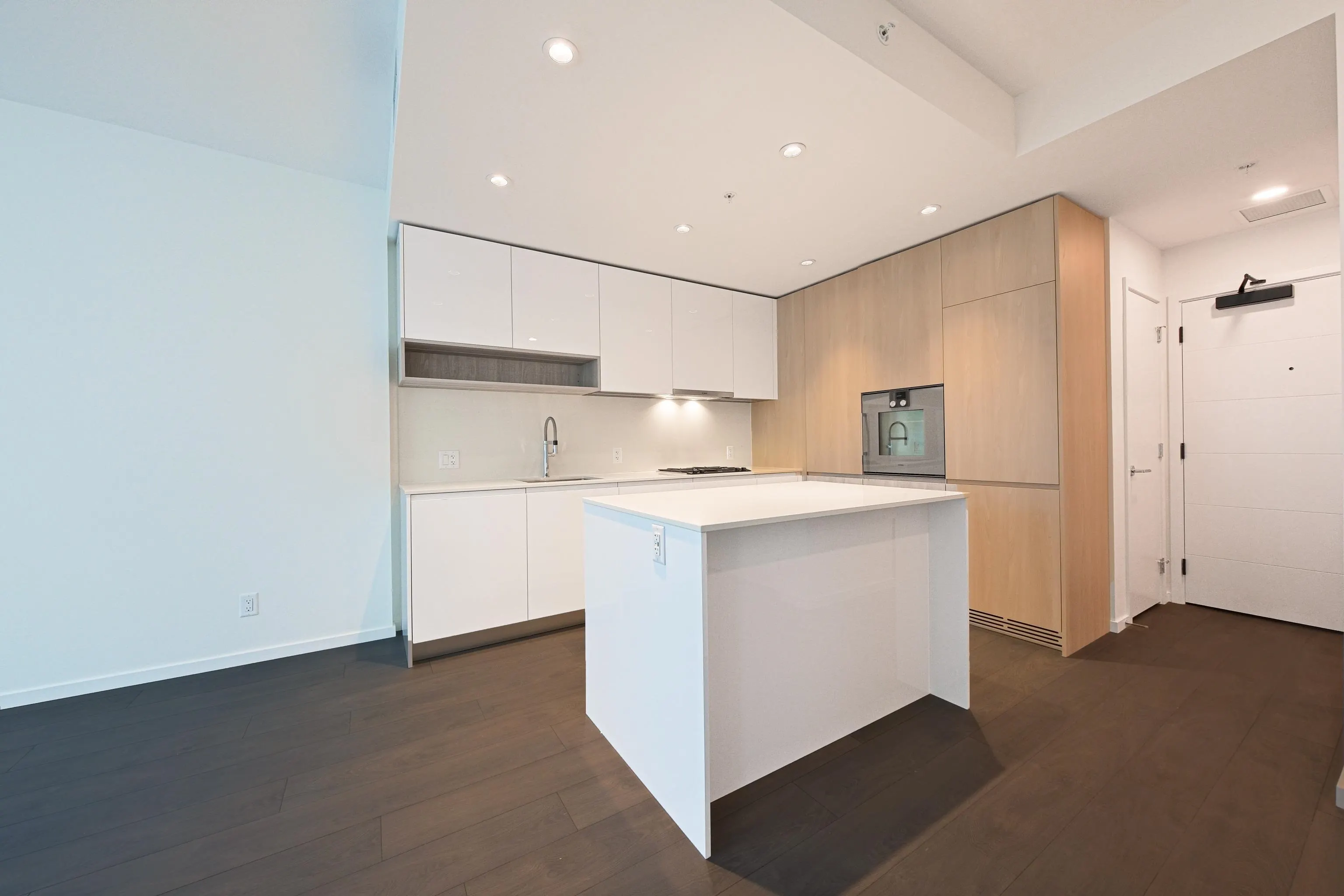 752 6500 Minoru Boulevard