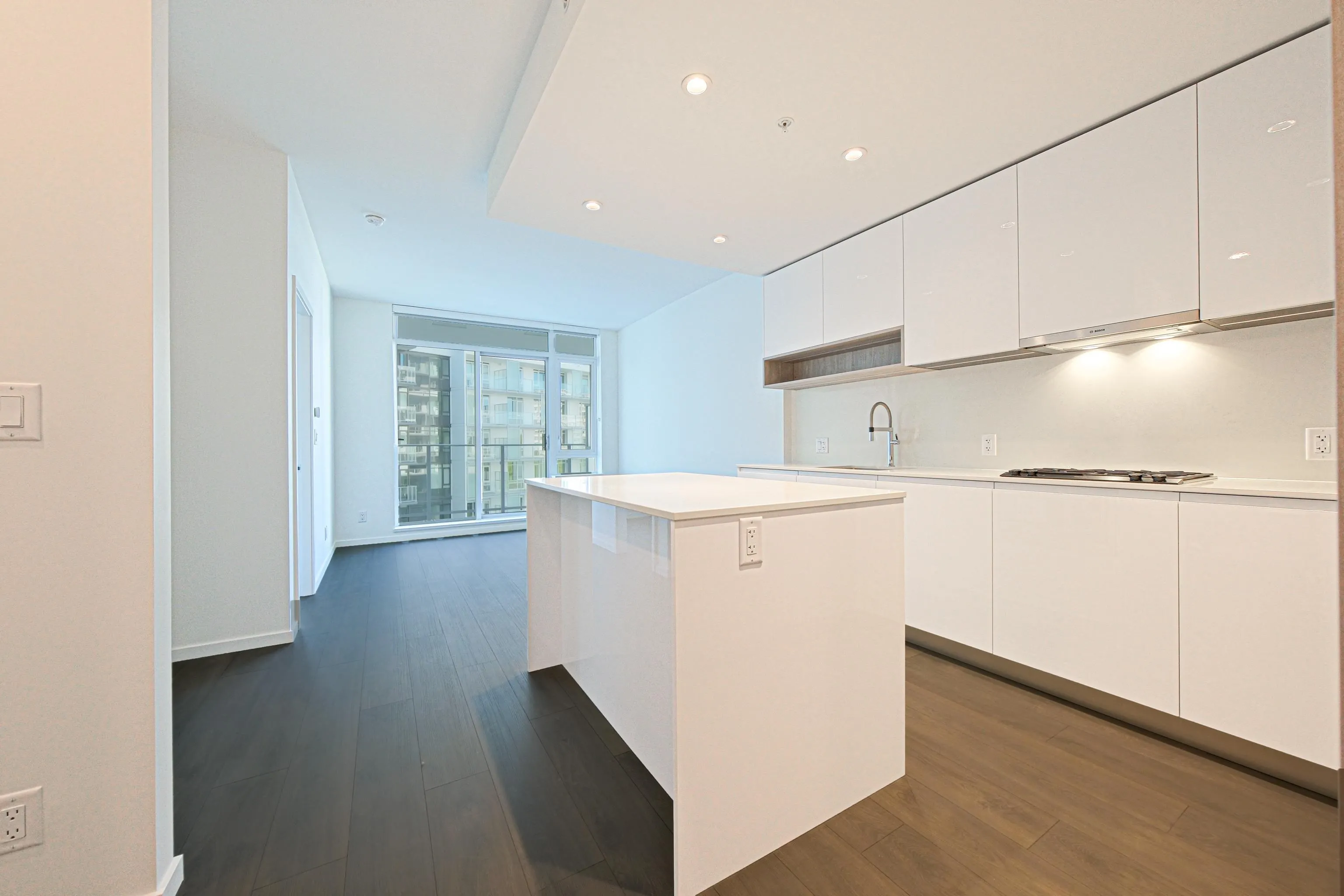 752 6500 Minoru Boulevard