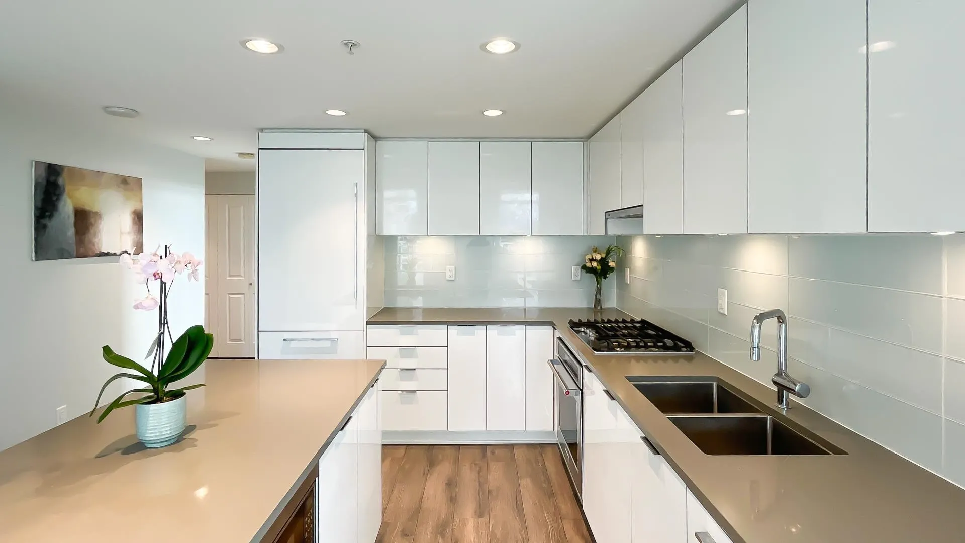 1008 2388 Madison Avenue