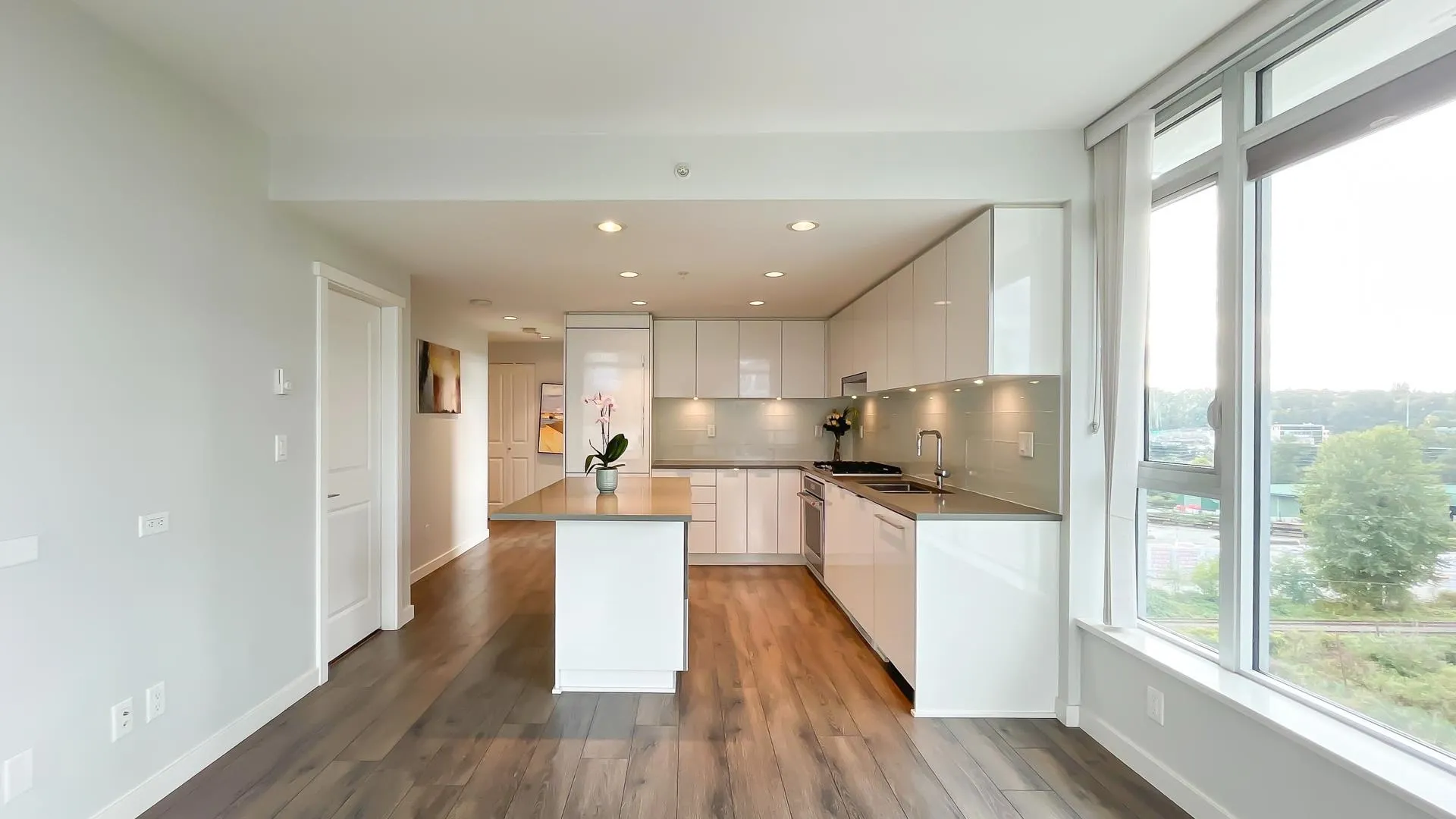 1008 2388 Madison Avenue