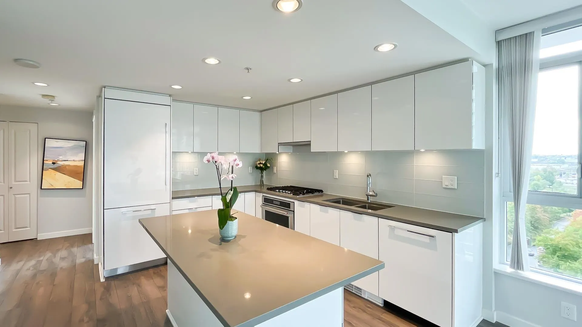 1008 2388 Madison Avenue