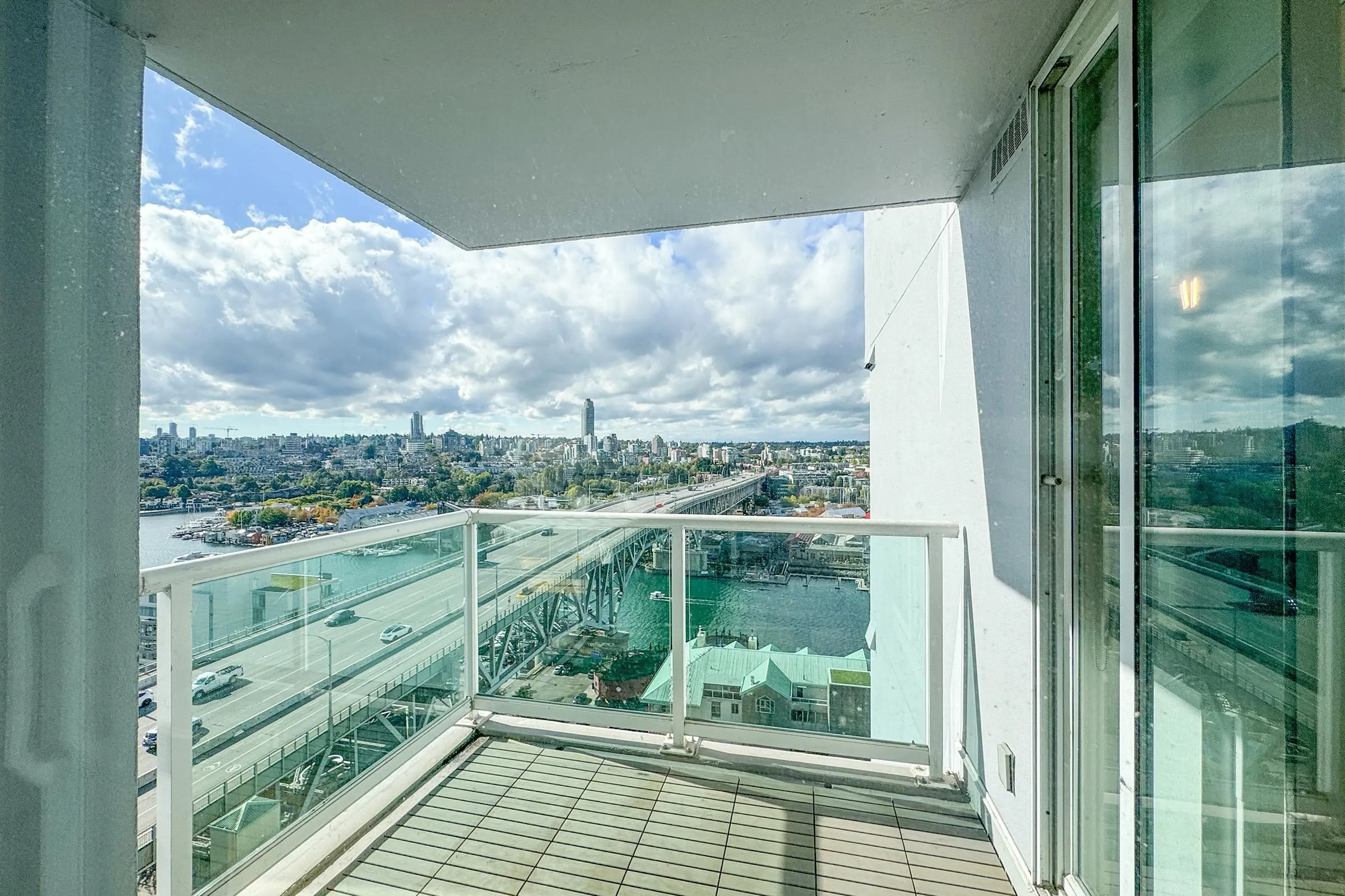 2207 1500 Howe Street