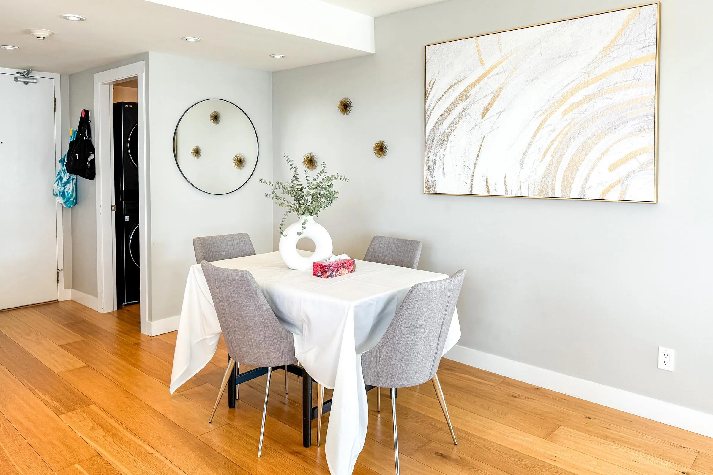 2207 1500 Howe Street