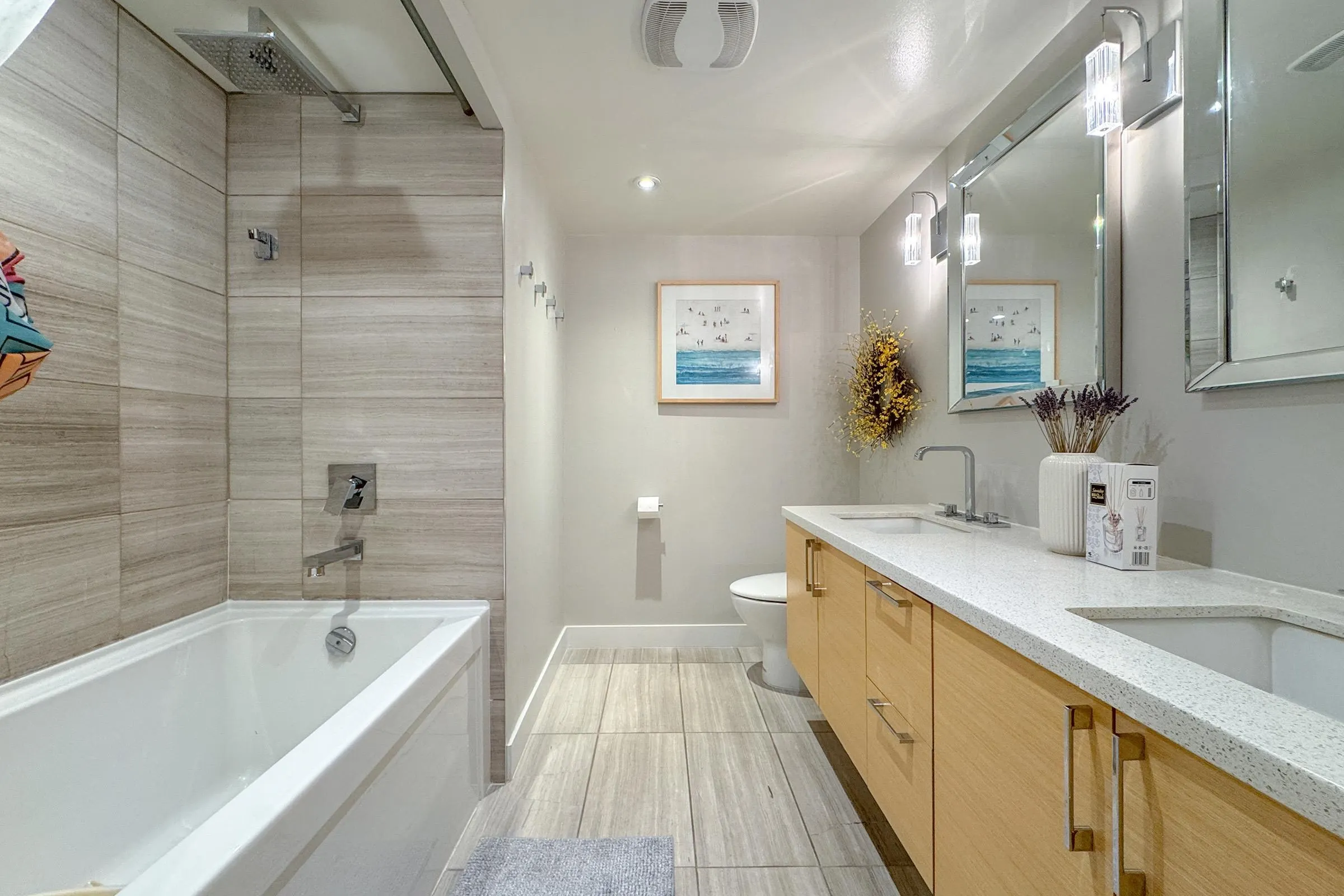 2207 1500 Howe Street