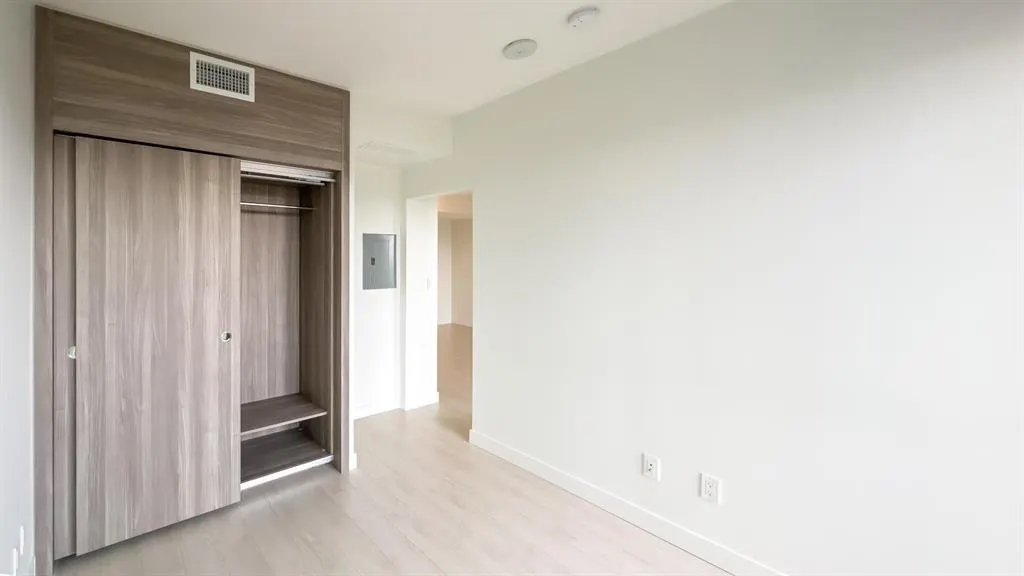 3110 4730 Lougheed Highway