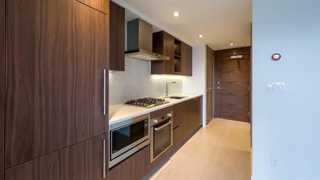 3110 4730 Lougheed Highway