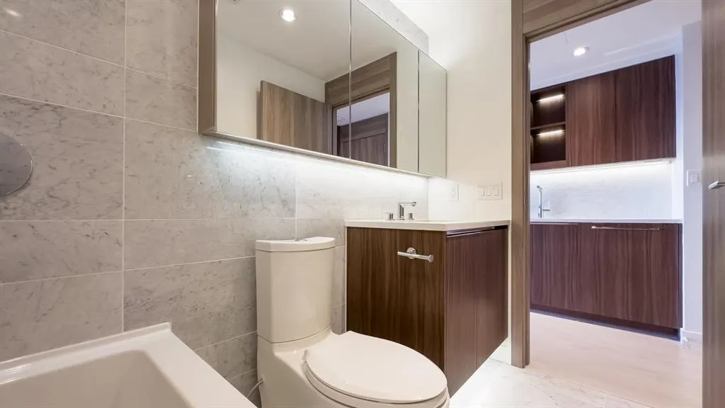 3110 4730 Lougheed Highway