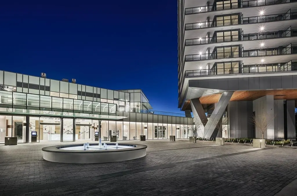 3110 4730 Lougheed Highway