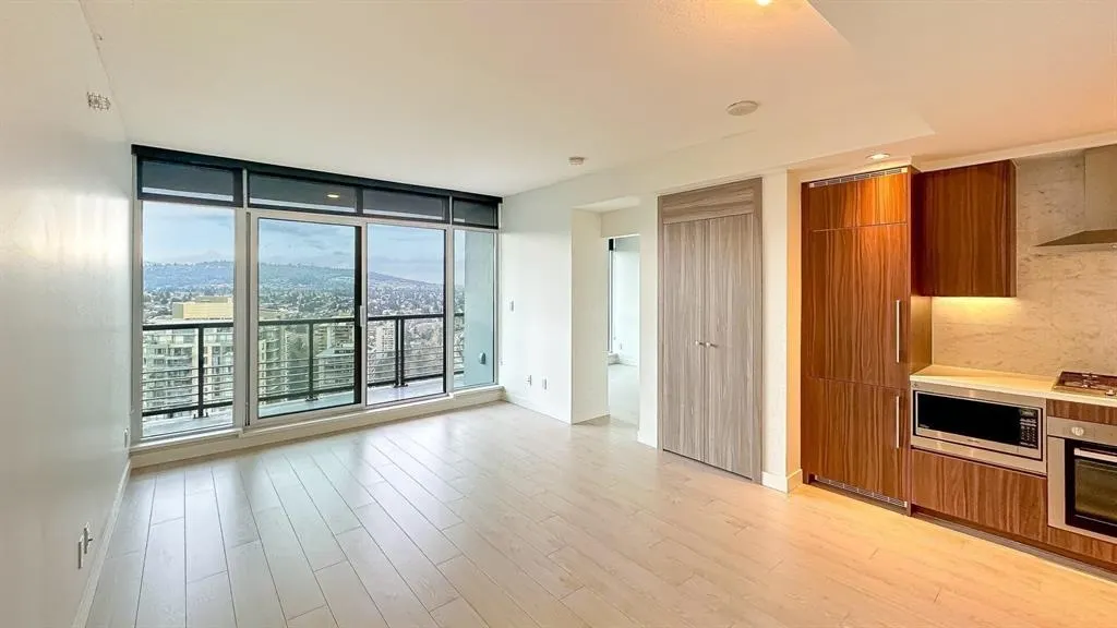 3110 4730 Lougheed Highway