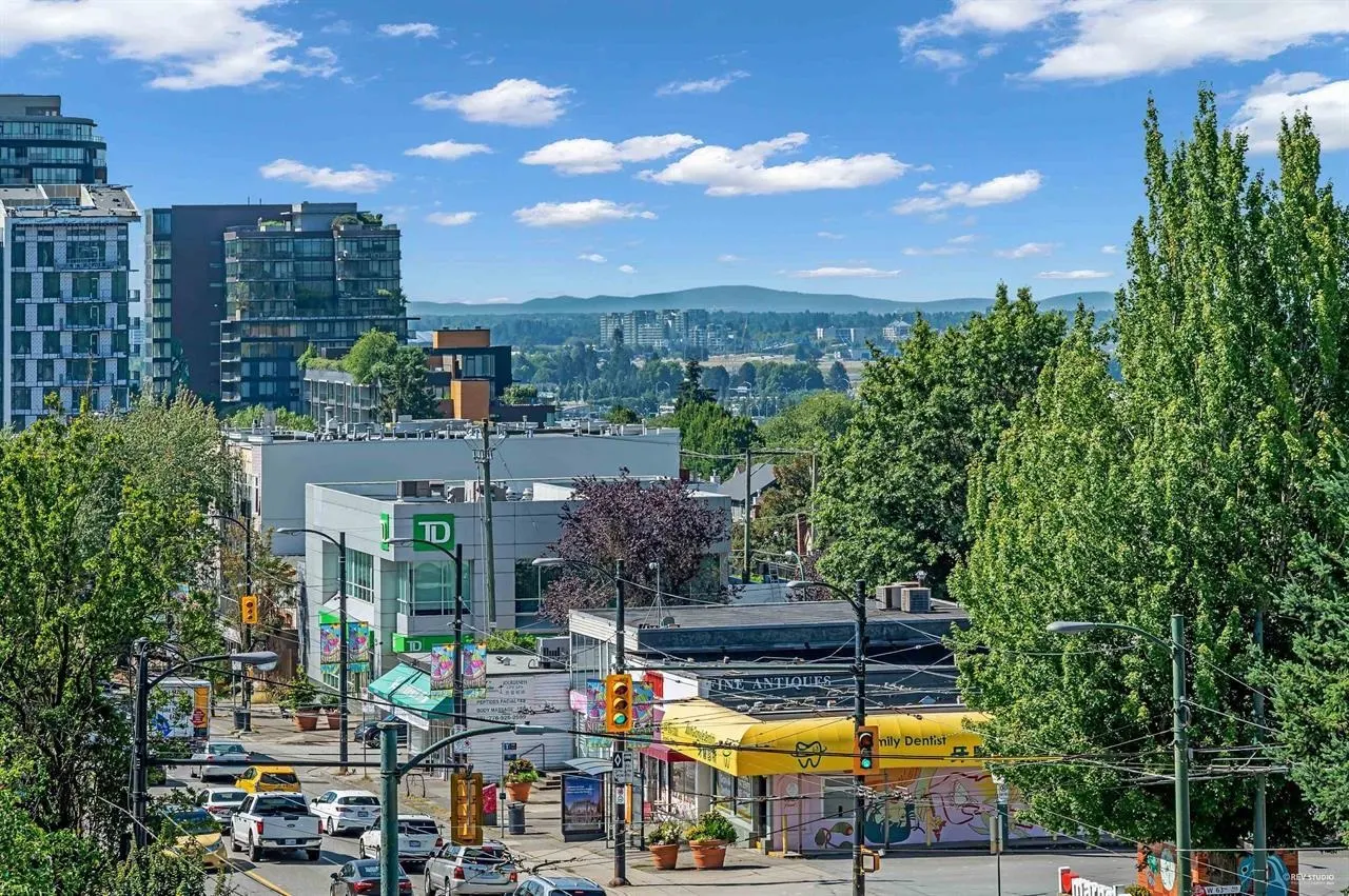 PH4 7828 Granville Street