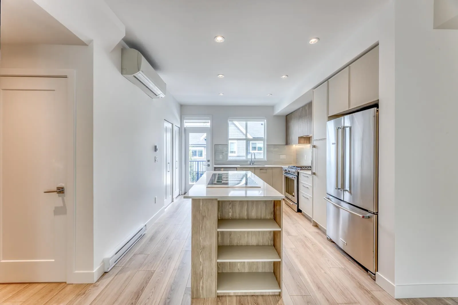 120 3421 Queenston Avenue