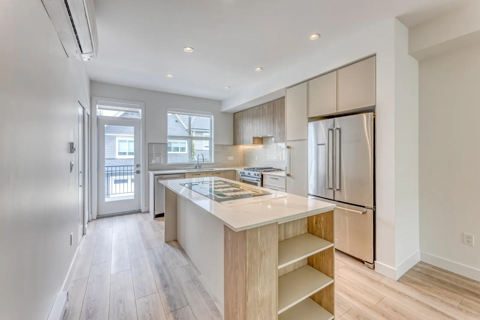 120 3421 Queenston Avenue