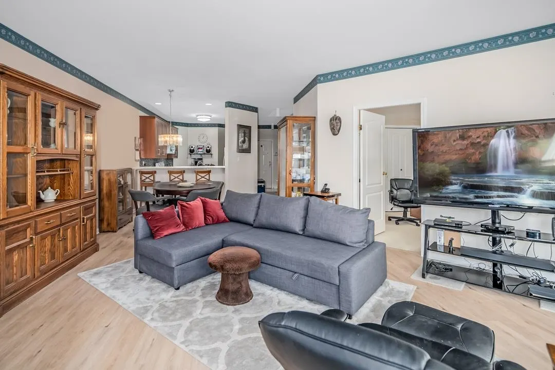 108 4753 W River Road