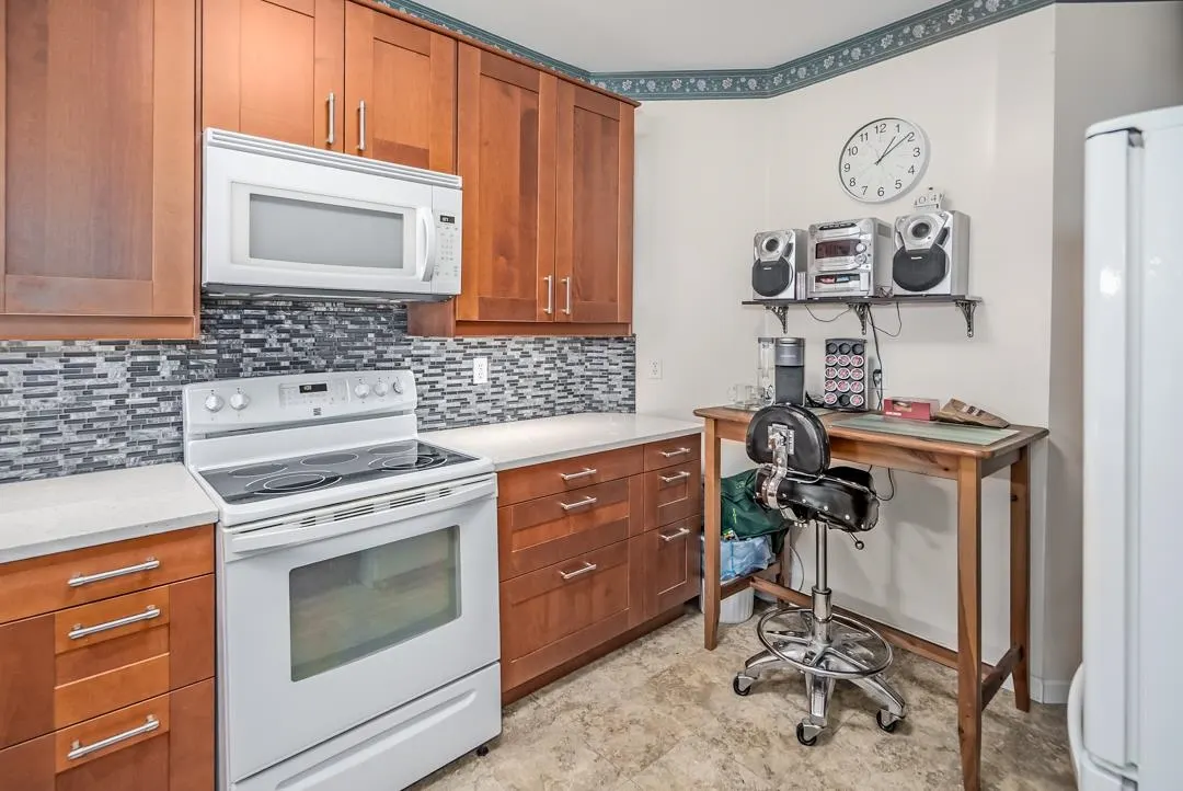 108 4753 W River Road