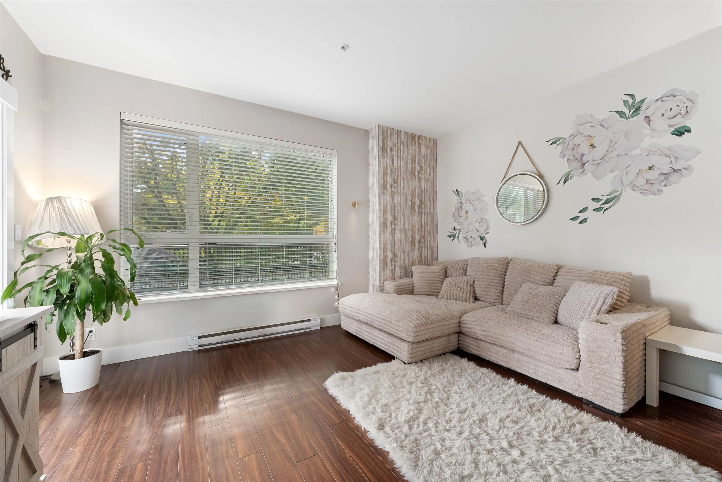 101 2351 Kelly Avenue