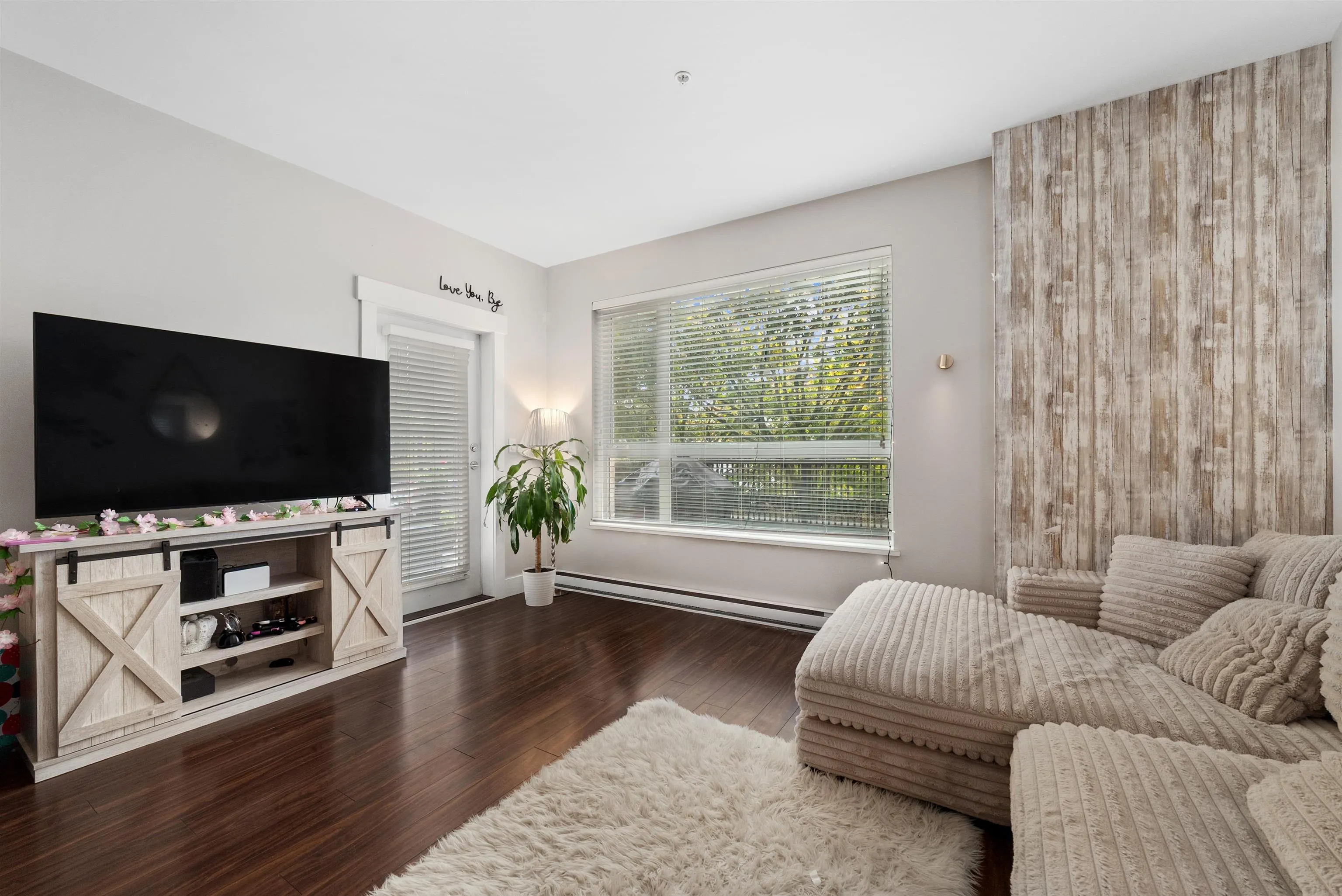 101 2351 Kelly Avenue