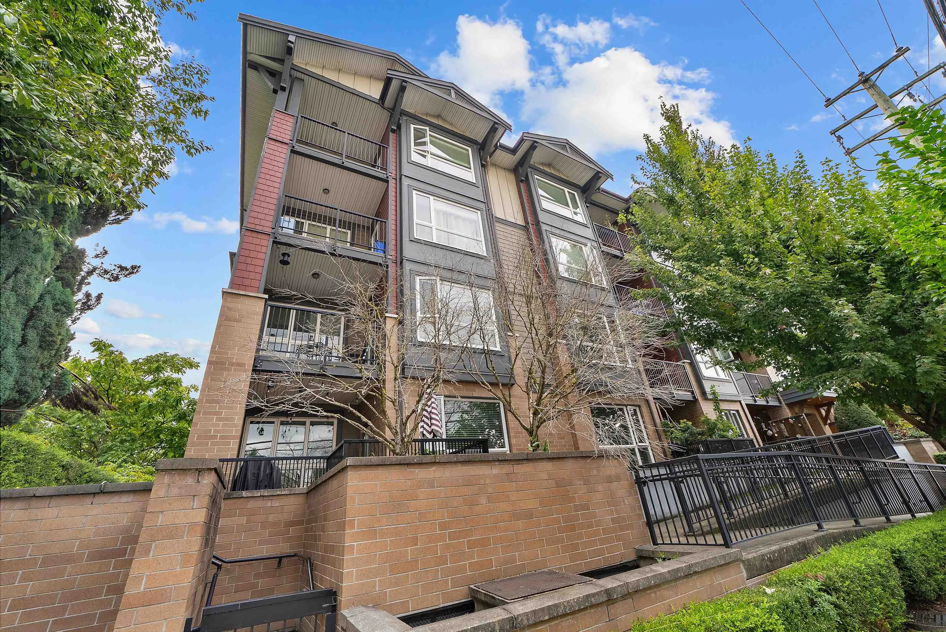 101 2351 Kelly Avenue