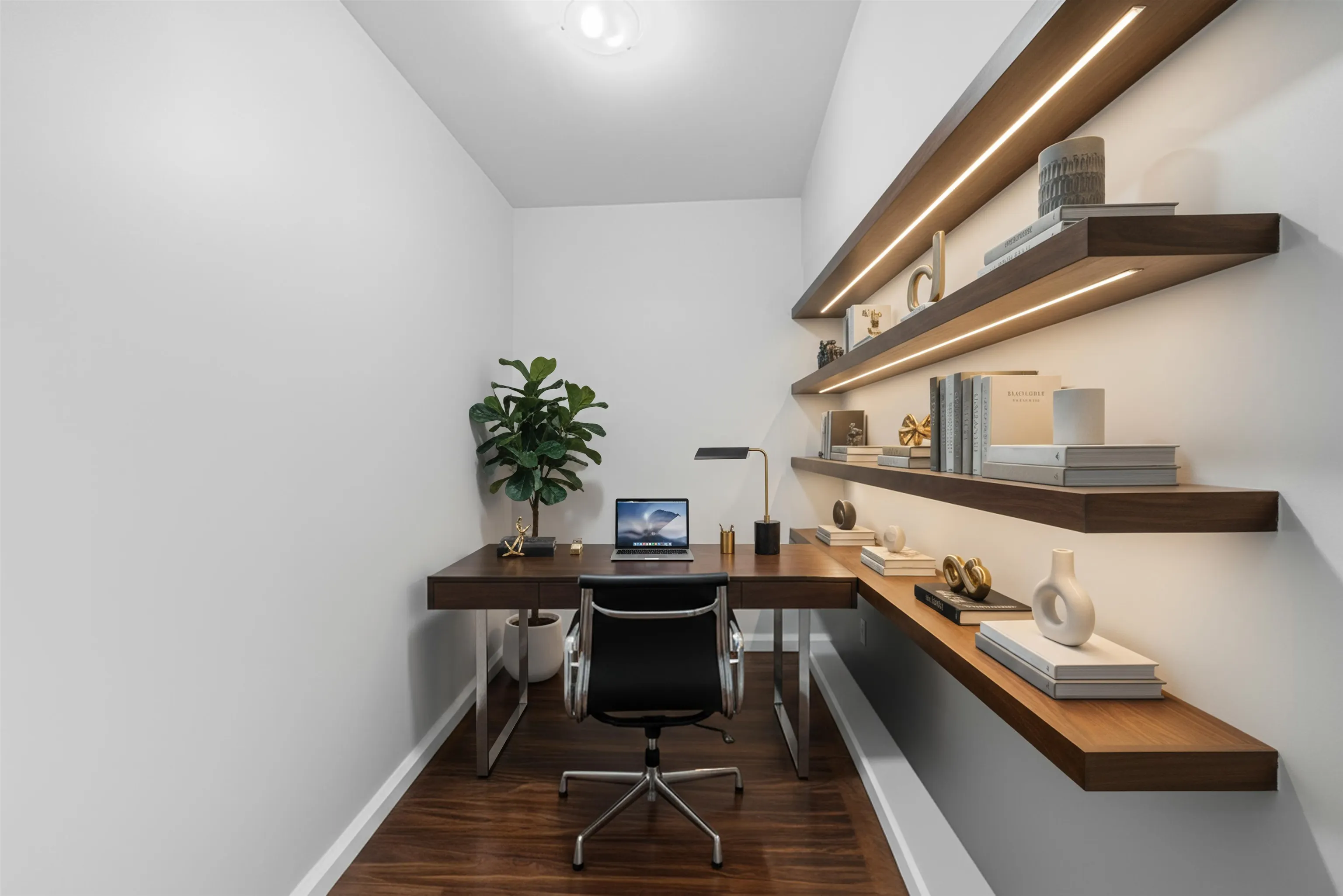 101 2351 Kelly Avenue