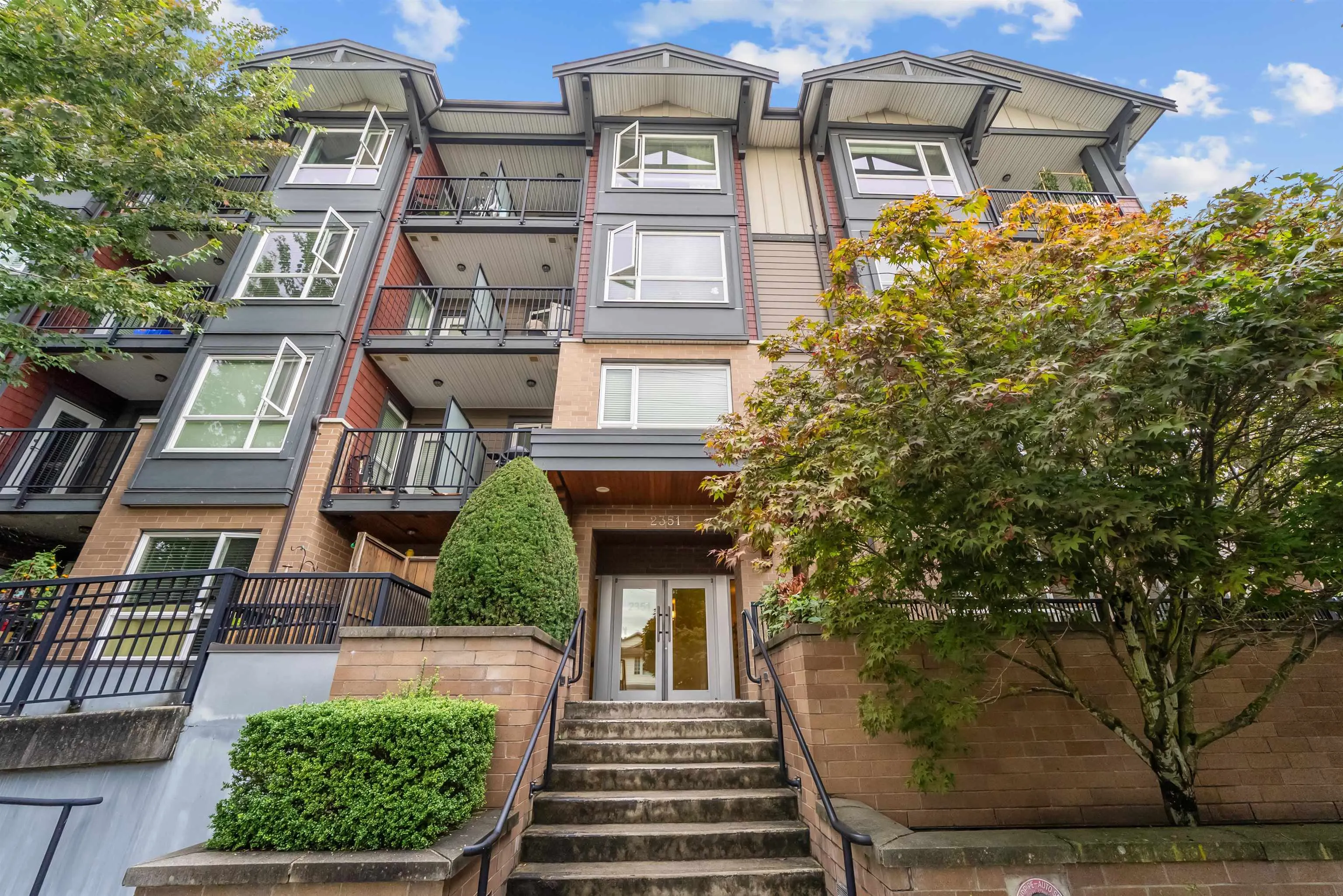 101 2351 Kelly Avenue