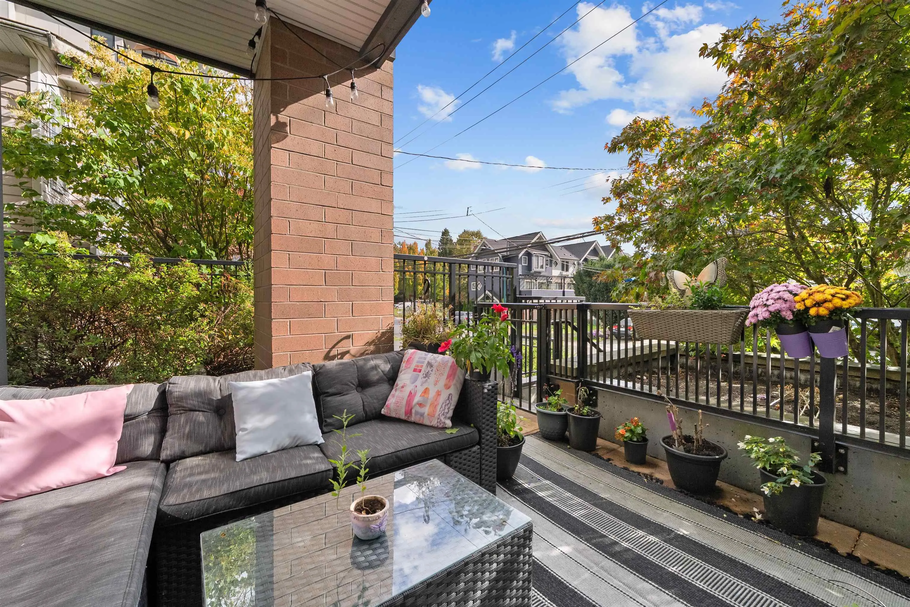 101 2351 Kelly Avenue