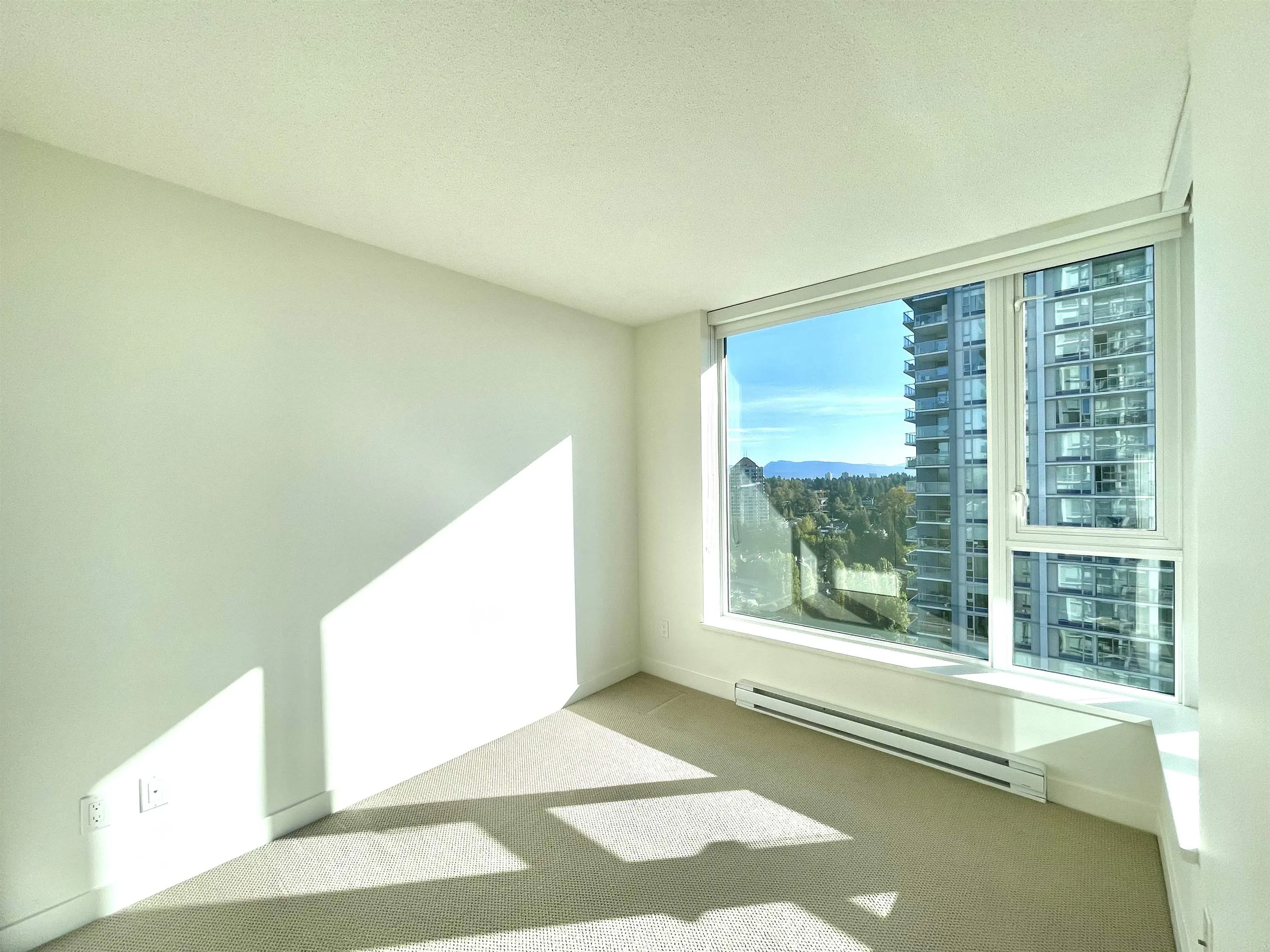 3115 13696 100 Avenue