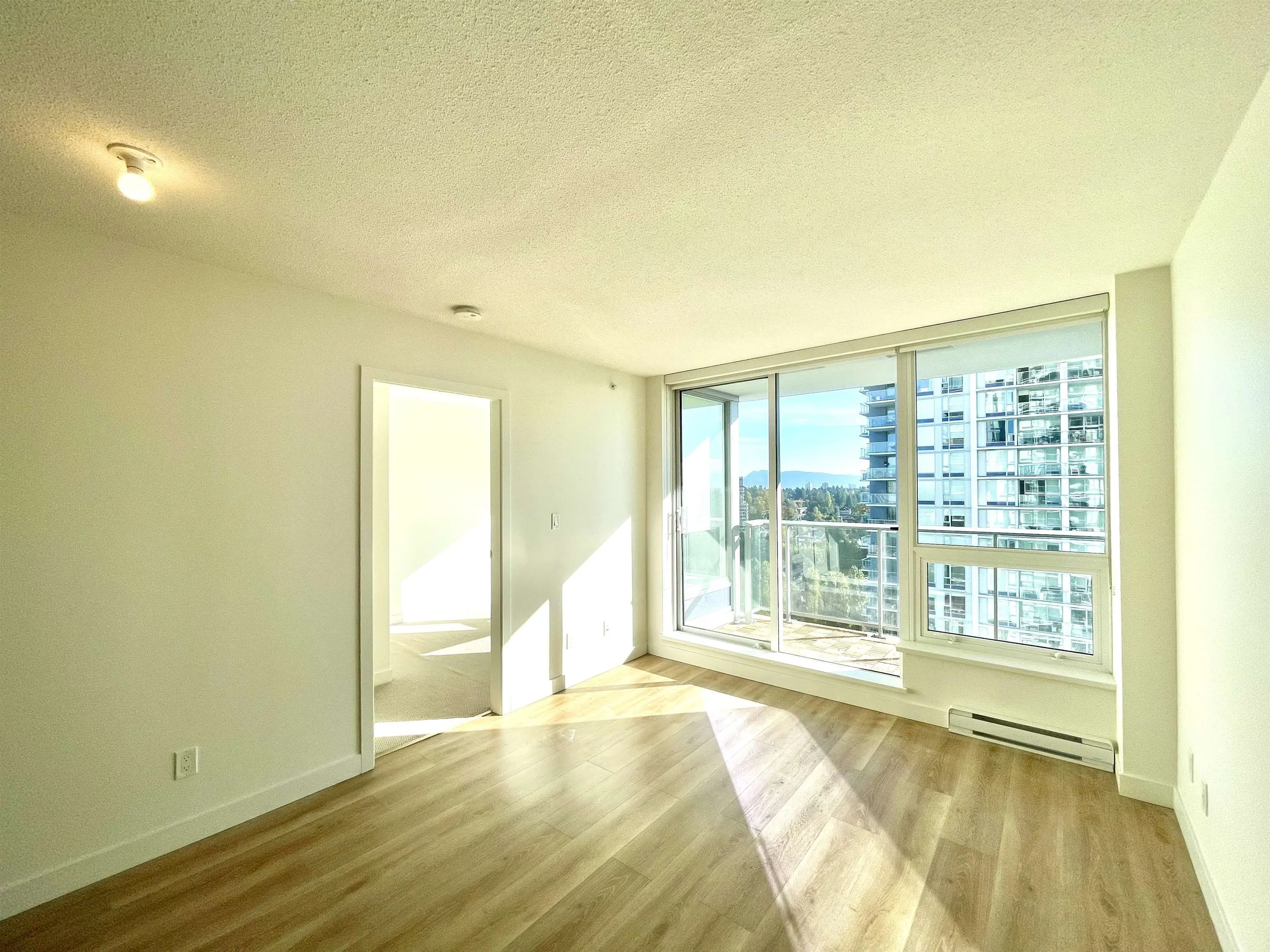 3115 13696 100 Avenue