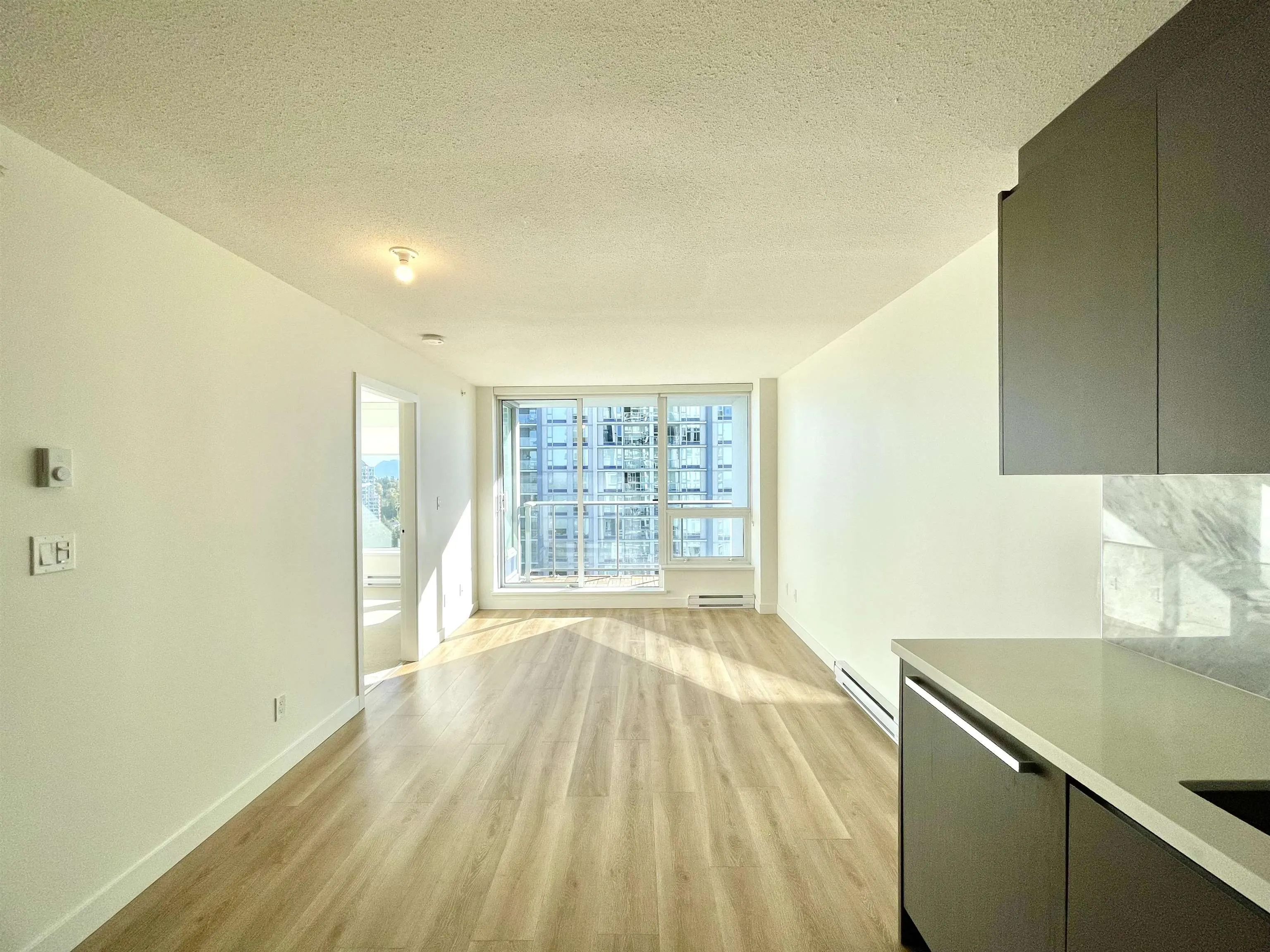 3115 13696 100 Avenue