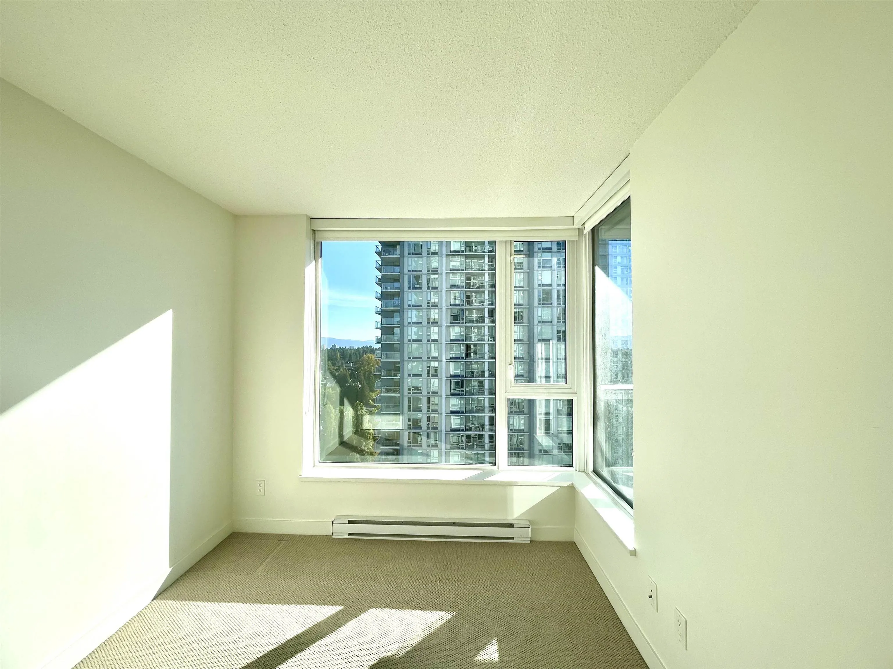 3115 13696 100 Avenue