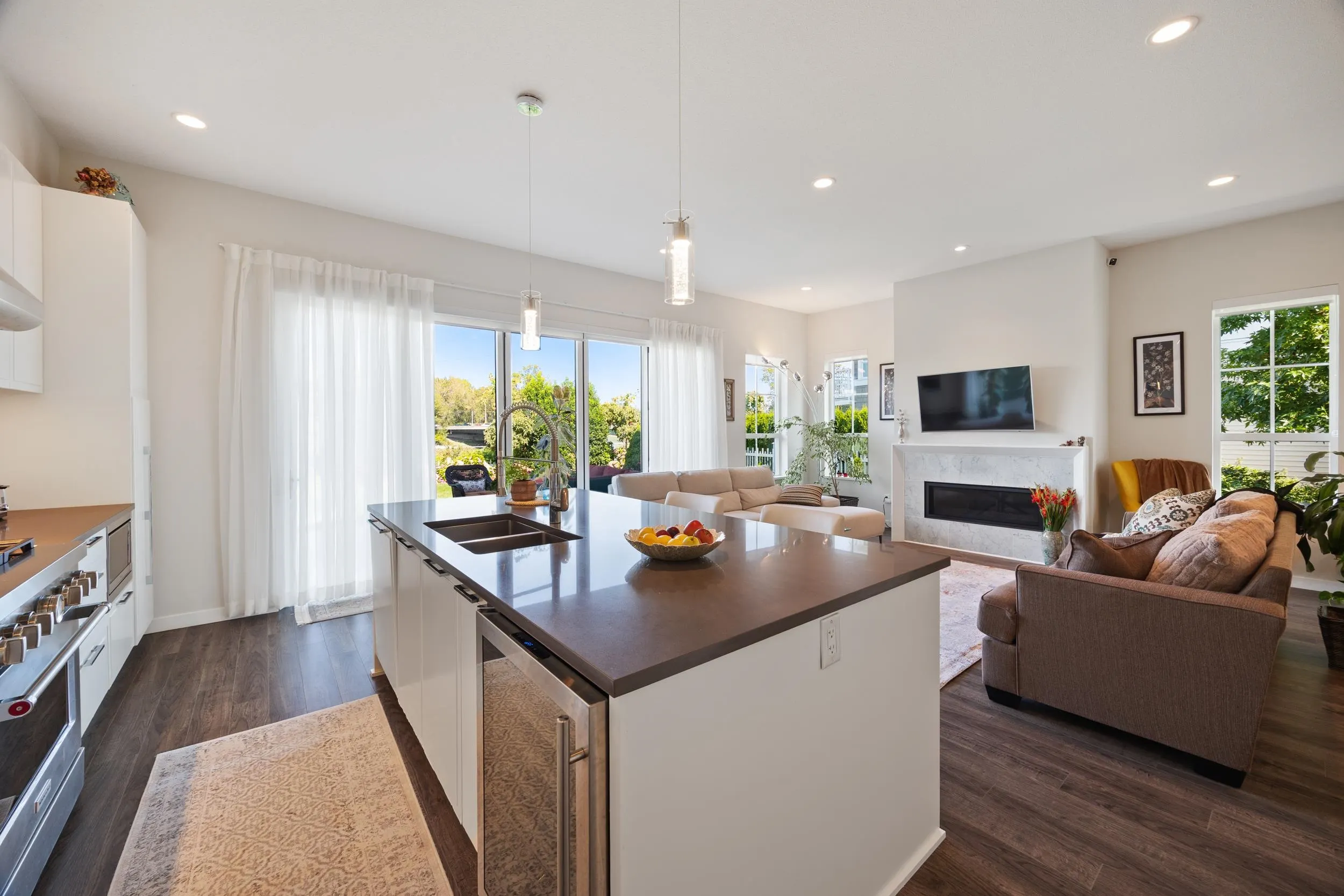 12B 5551 Admiral Way