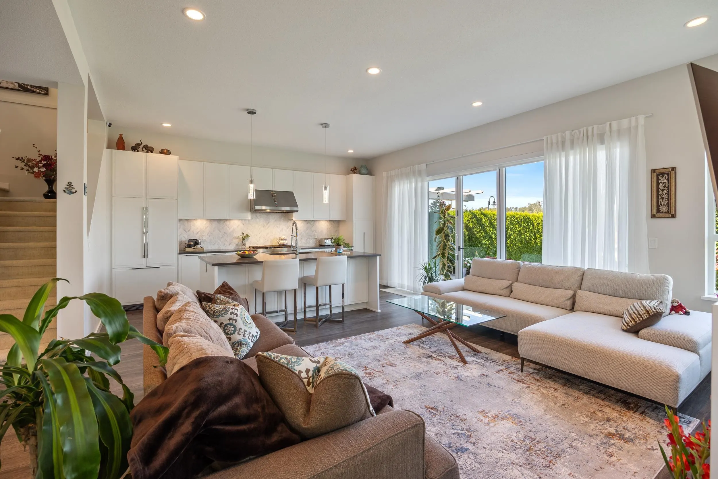 12B 5551 Admiral Way