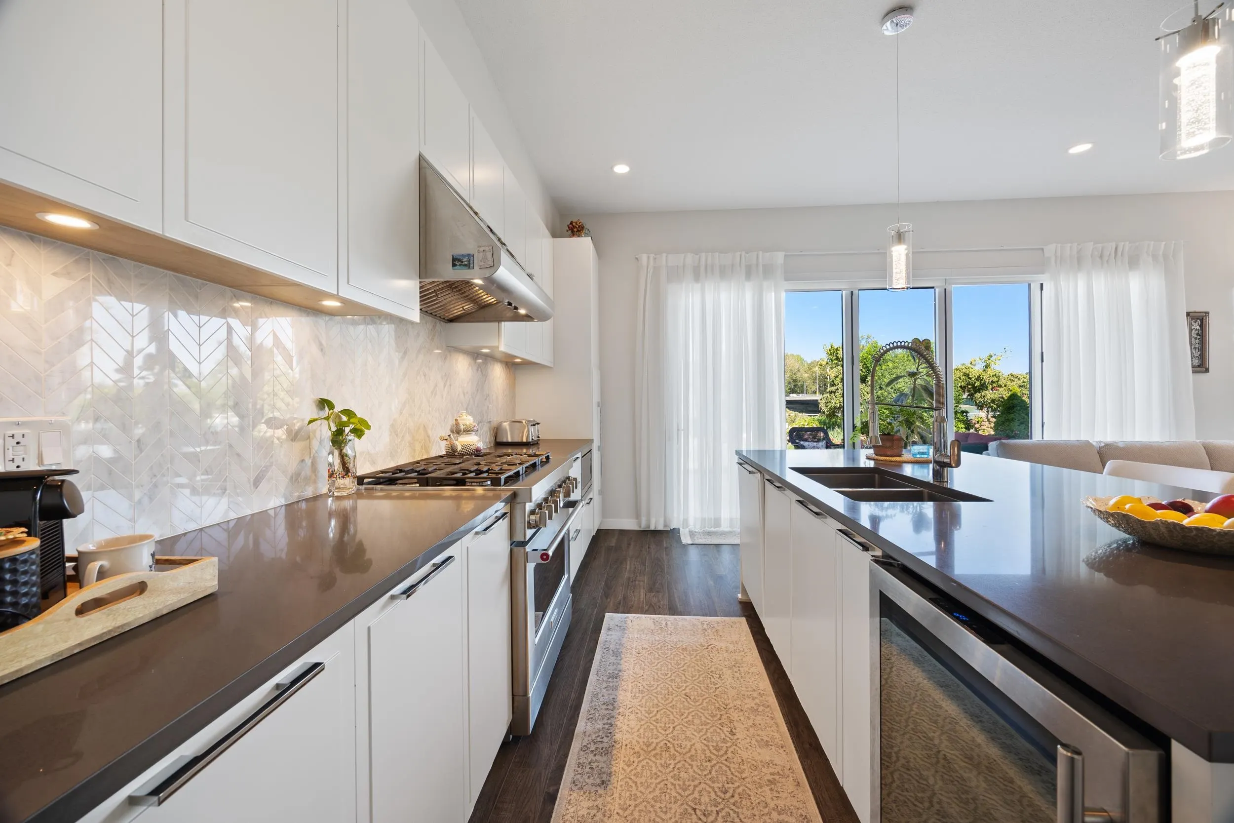 12B 5551 Admiral Way