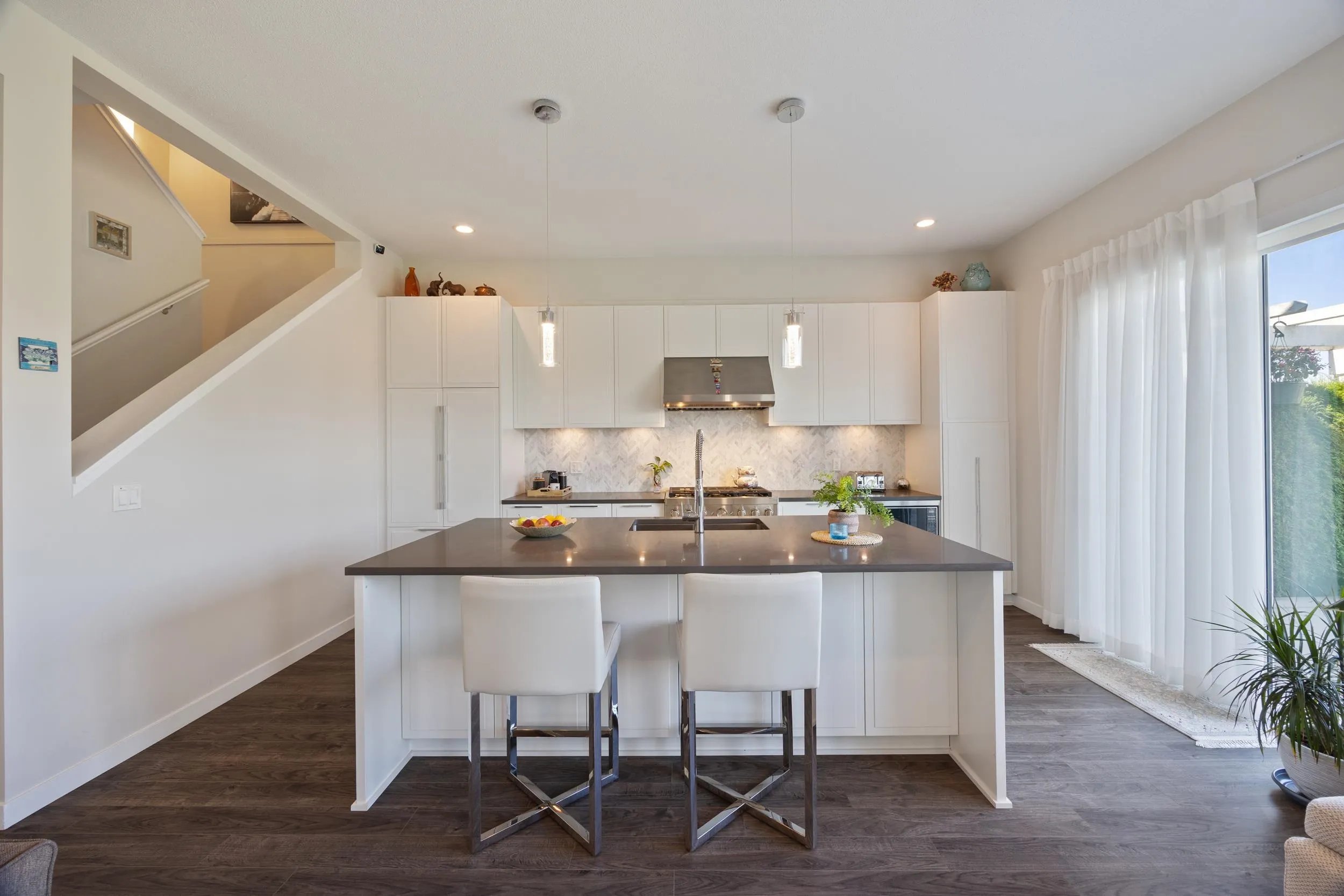 12B 5551 Admiral Way