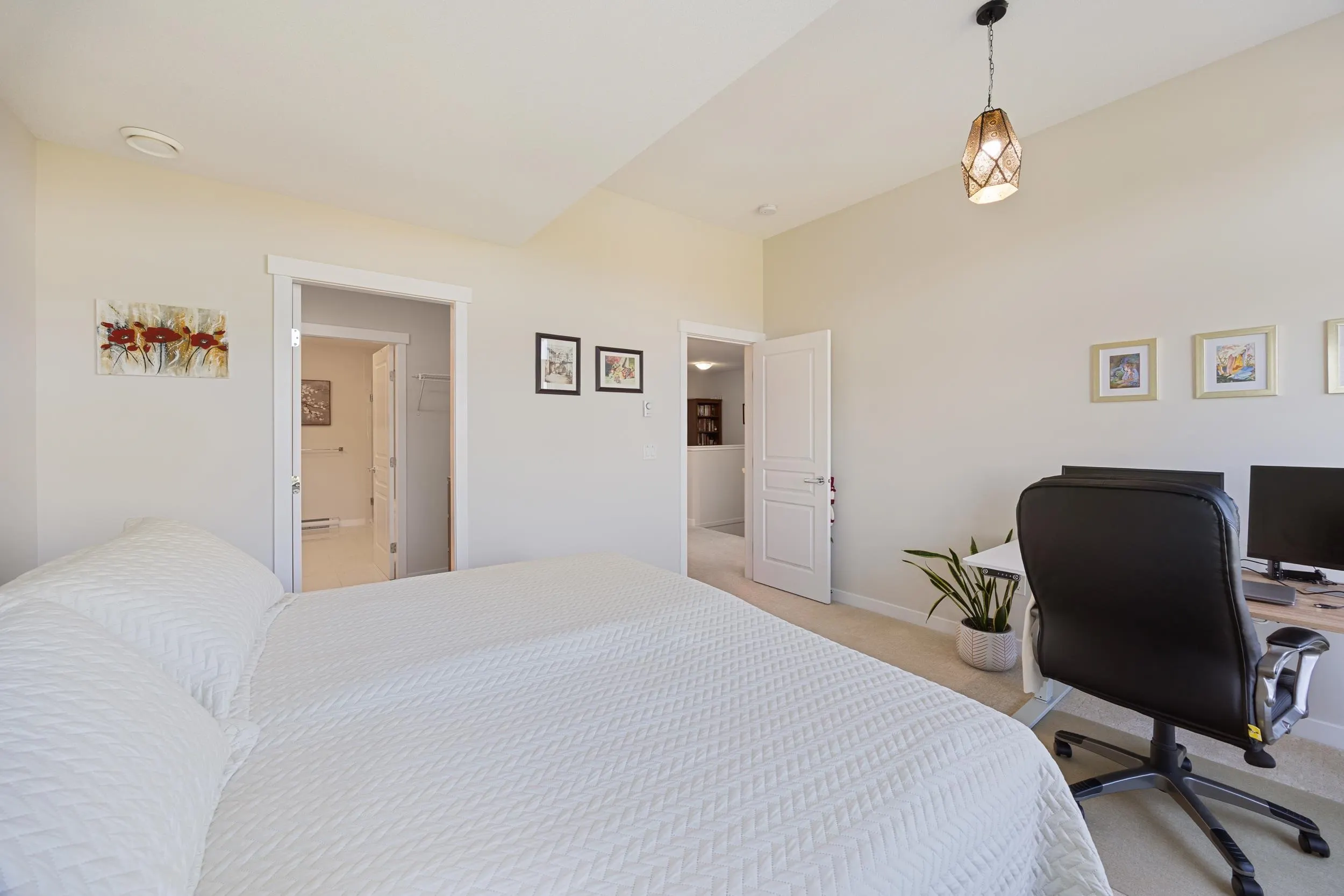 12B 5551 Admiral Way