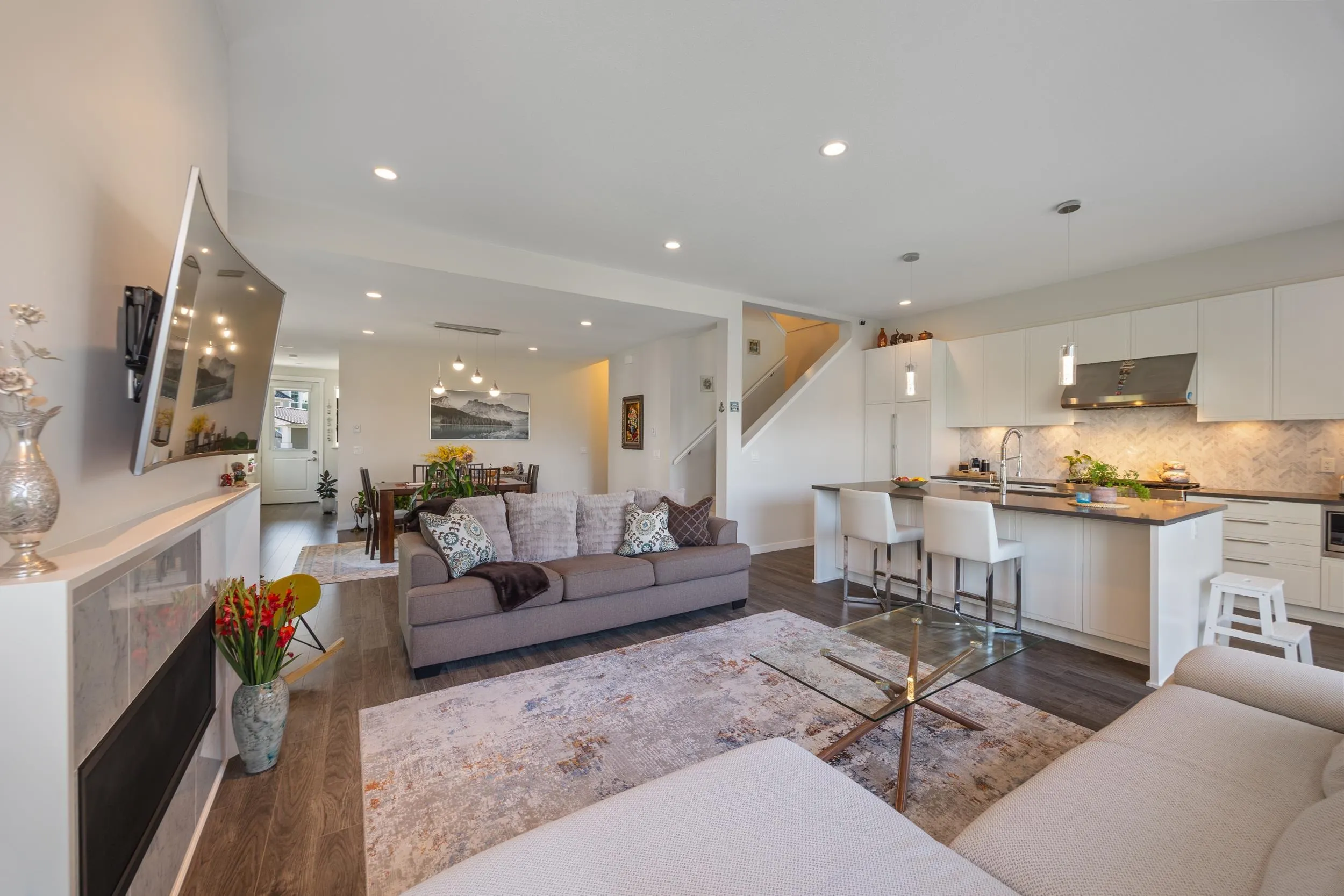 12B 5551 Admiral Way