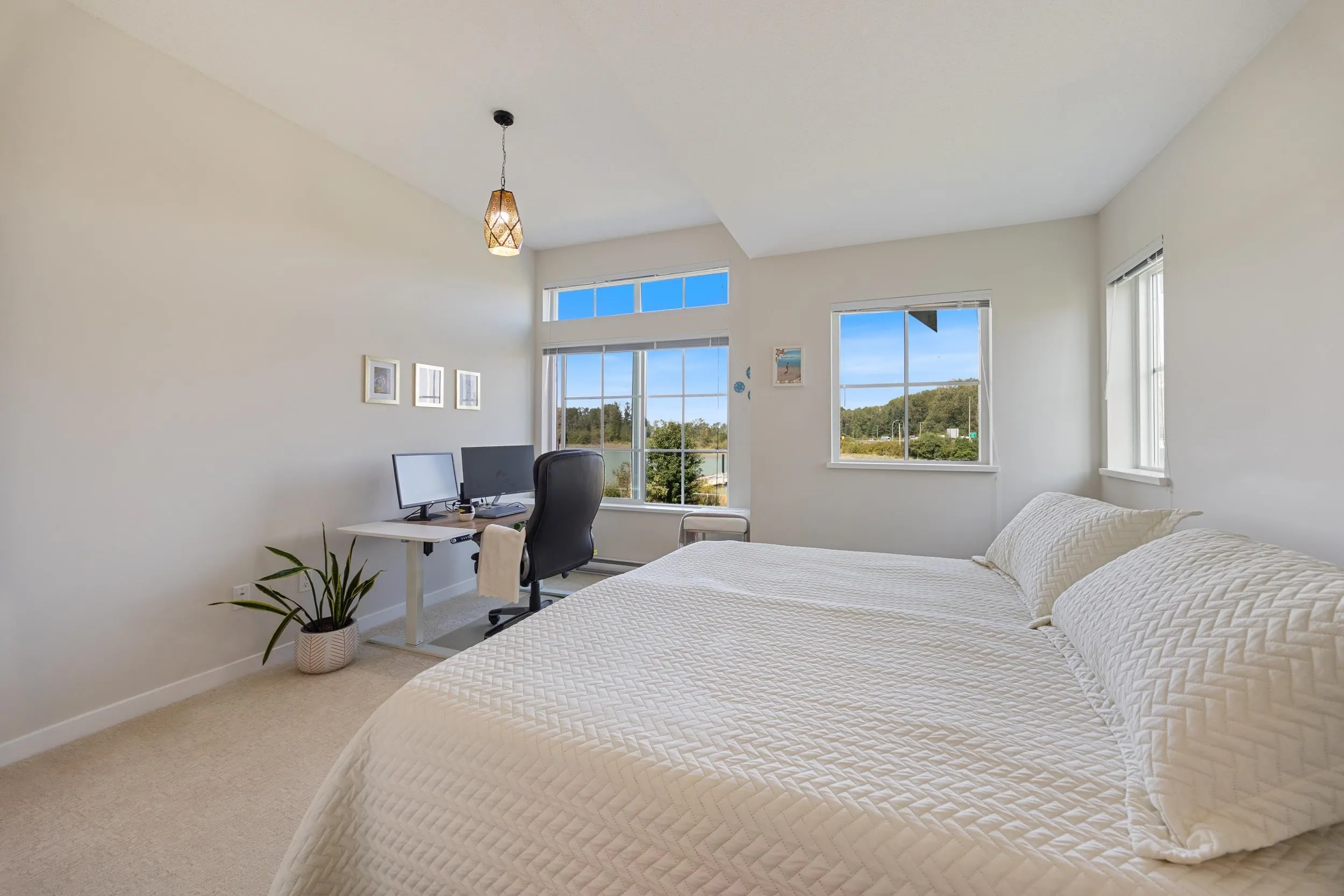 12B 5551 Admiral Way