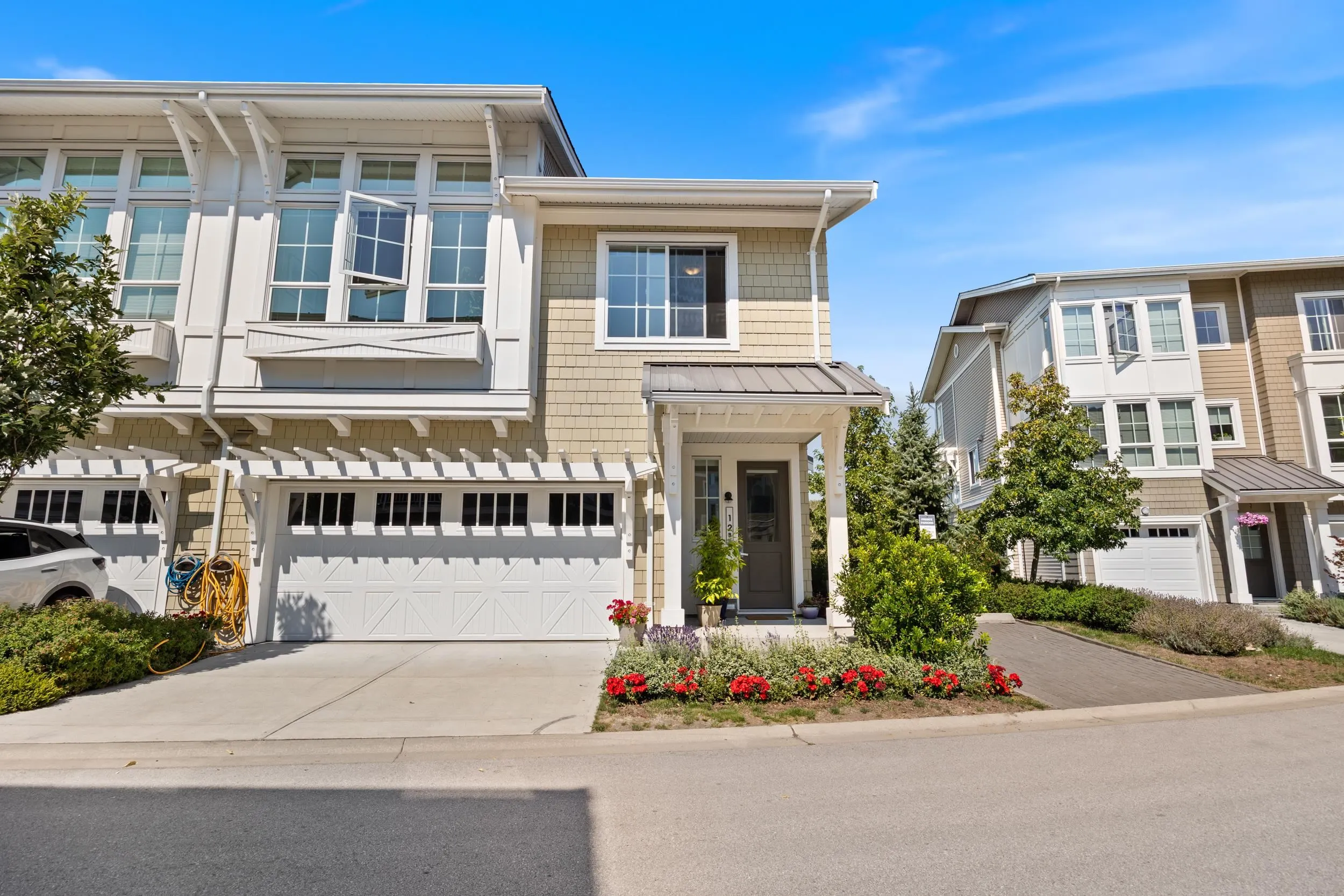 12B 5551 Admiral Way