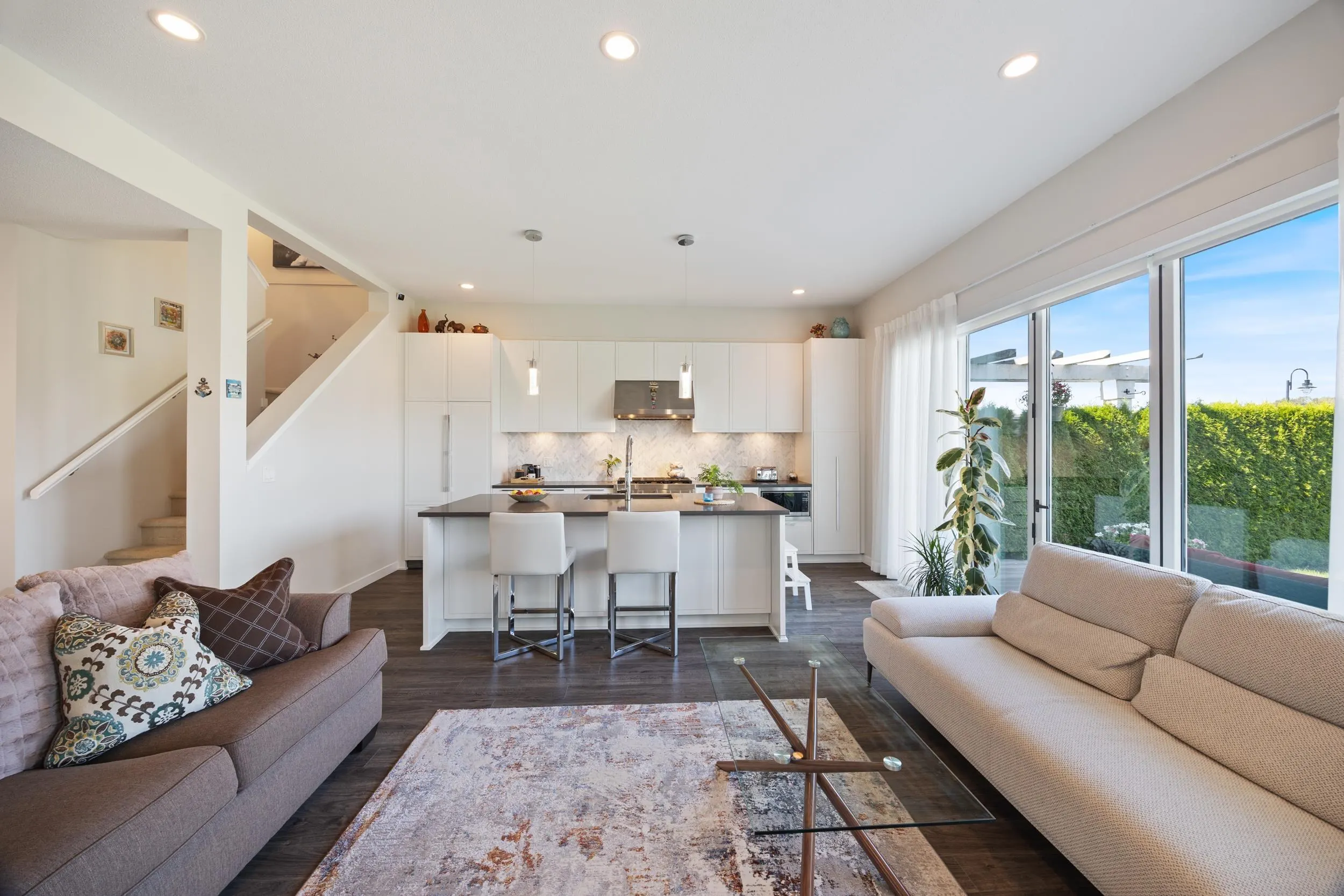 12B 5551 Admiral Way