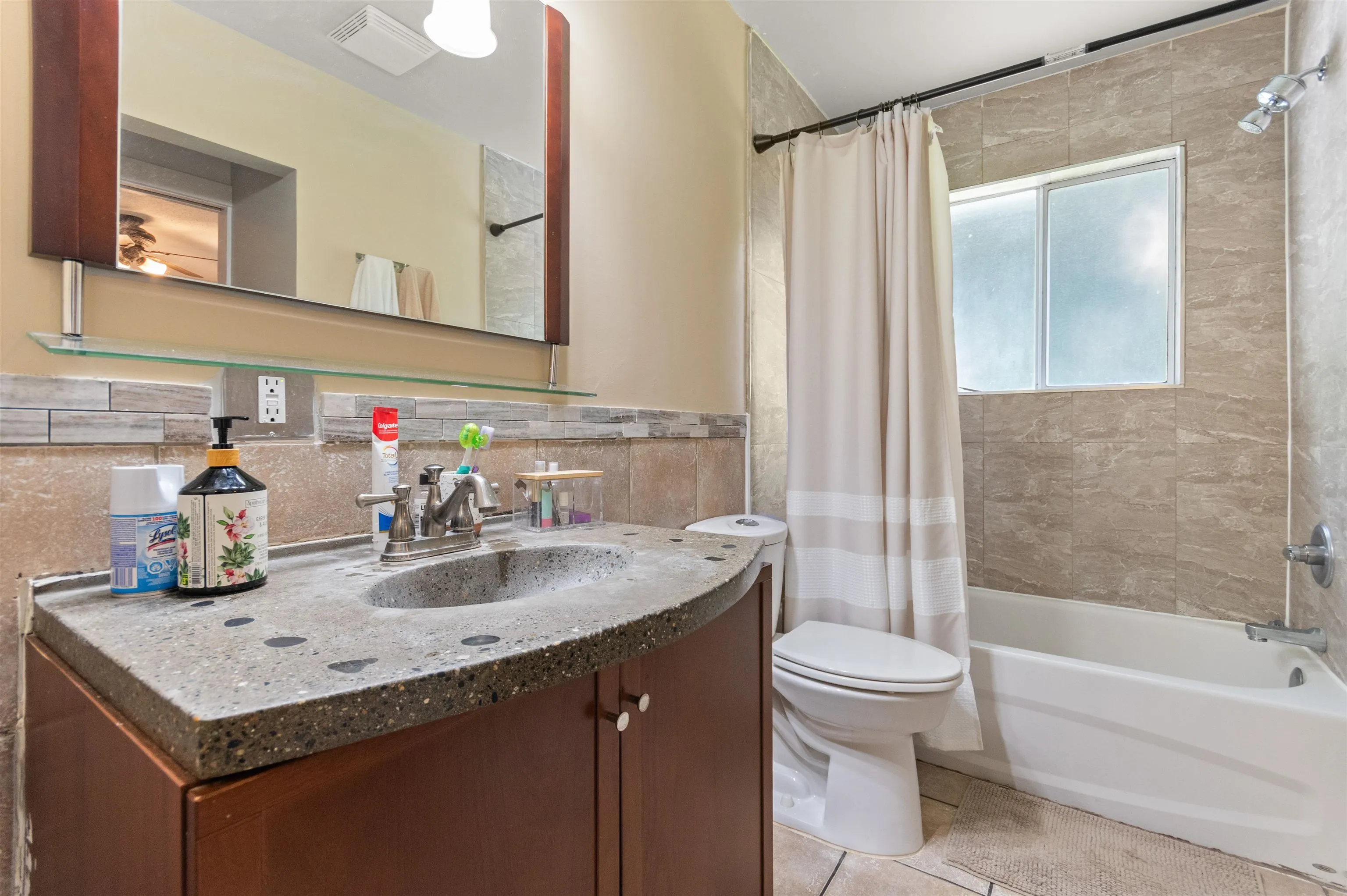 9476 Paula Crescent