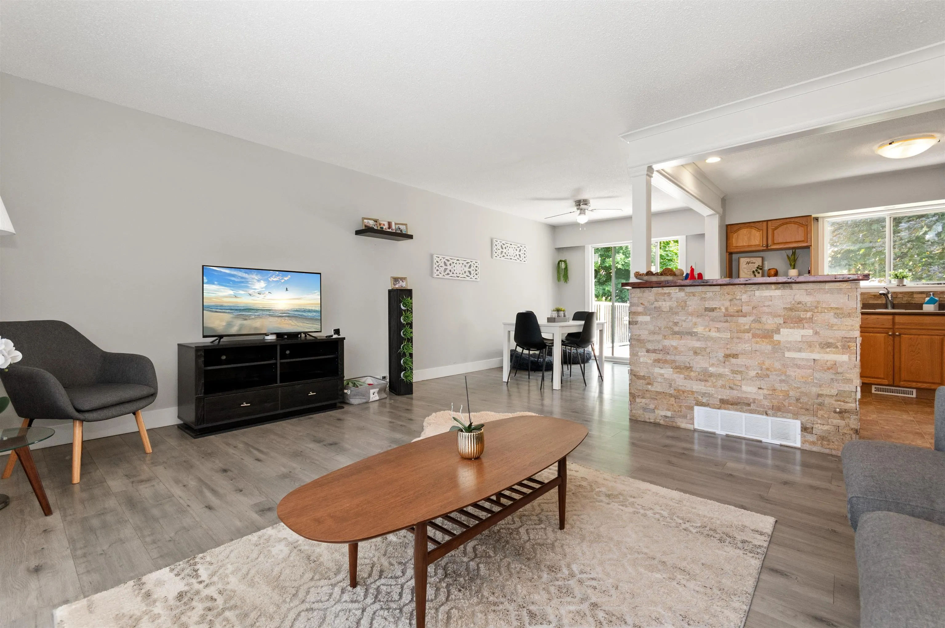 9476 Paula Crescent