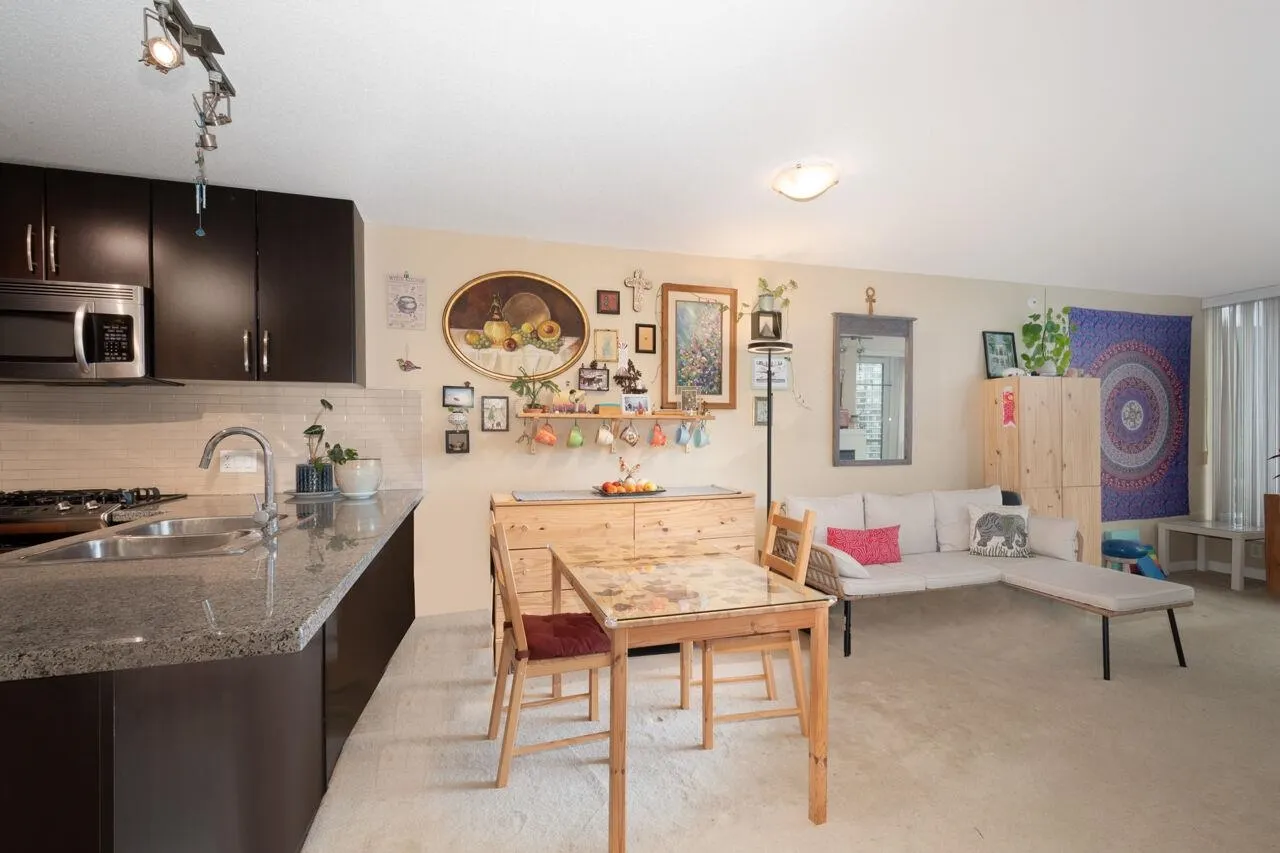 2207 660 Nootka Way