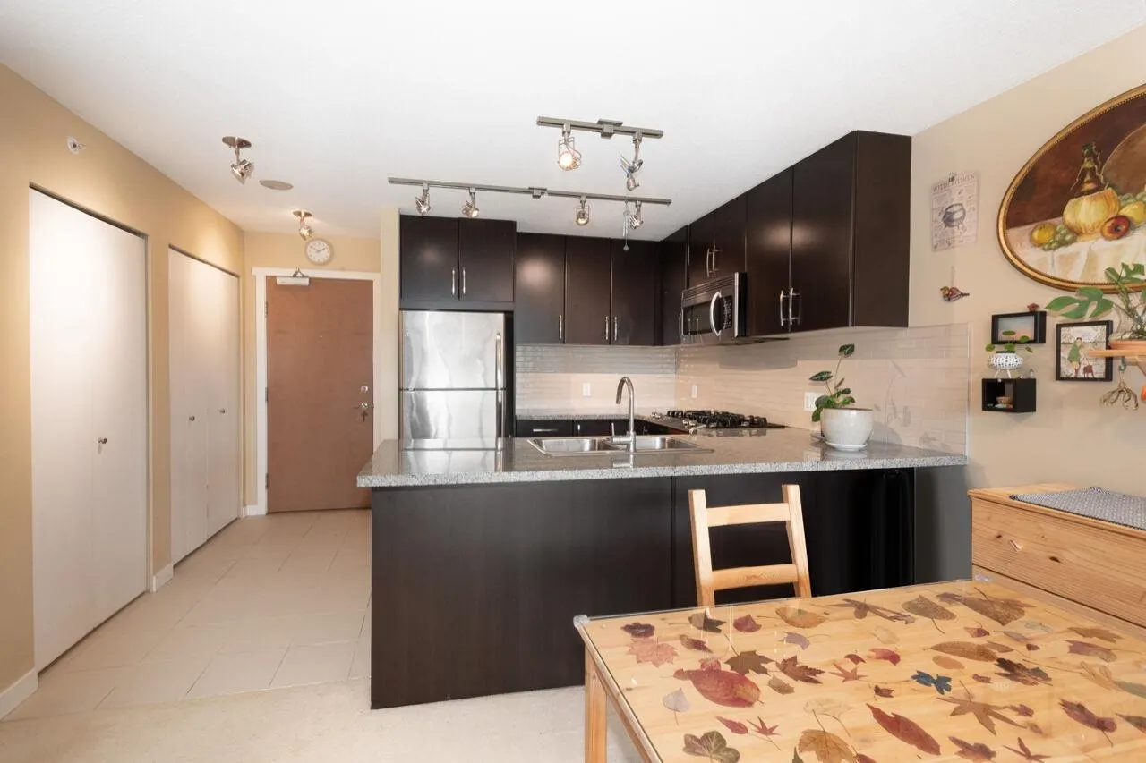 2207 660 Nootka Way
