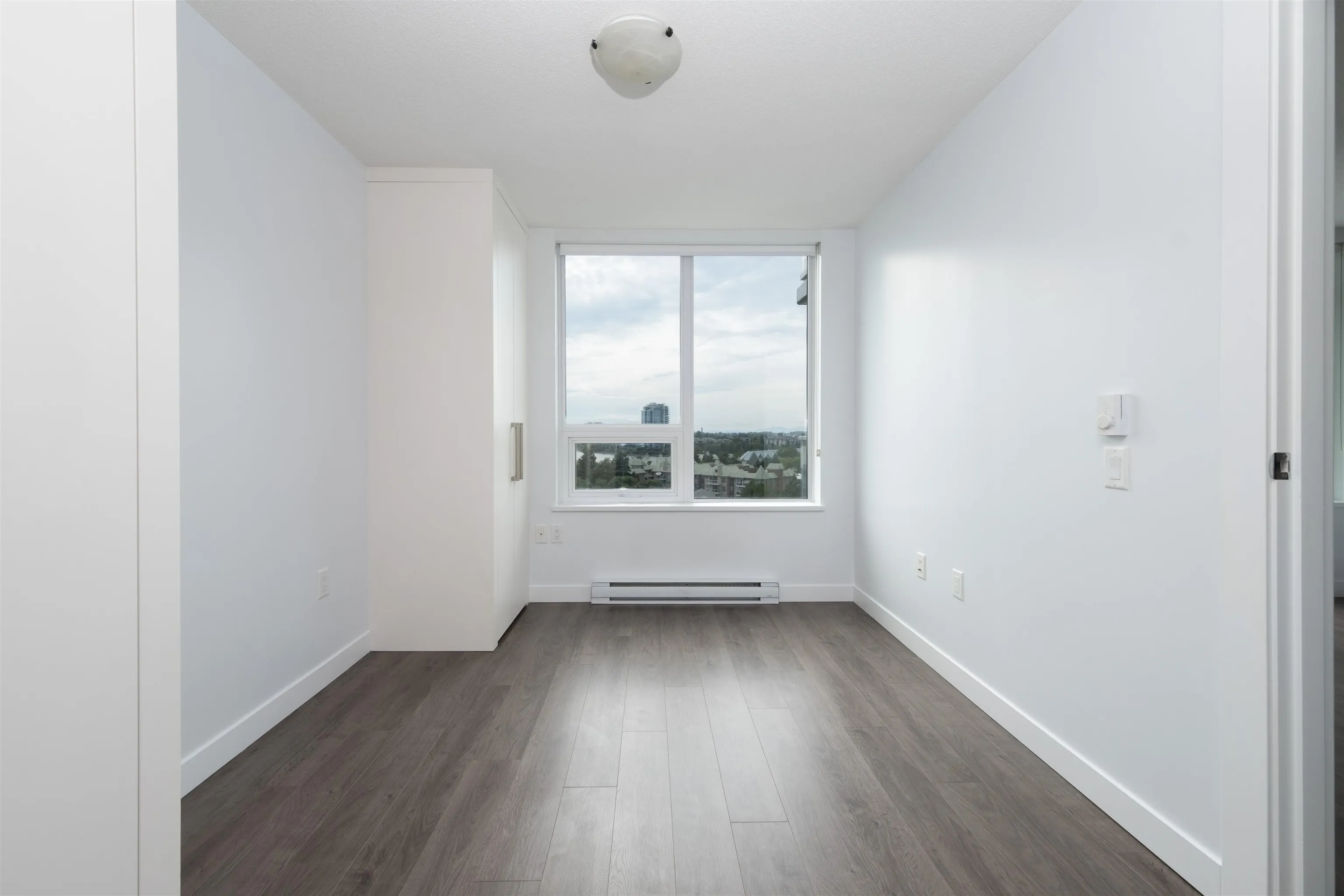 912 988 Quayside Drive