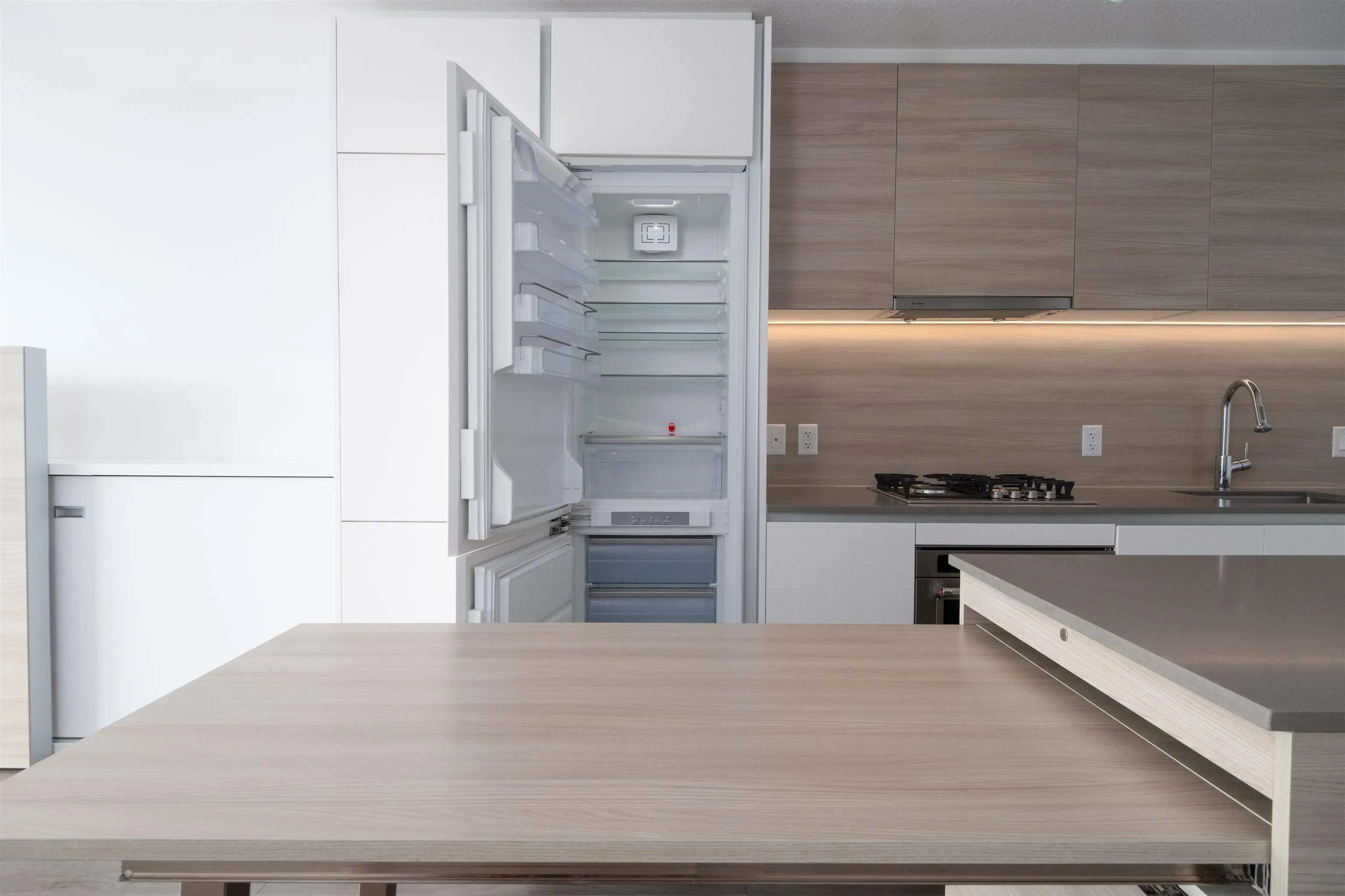 912 988 Quayside Drive