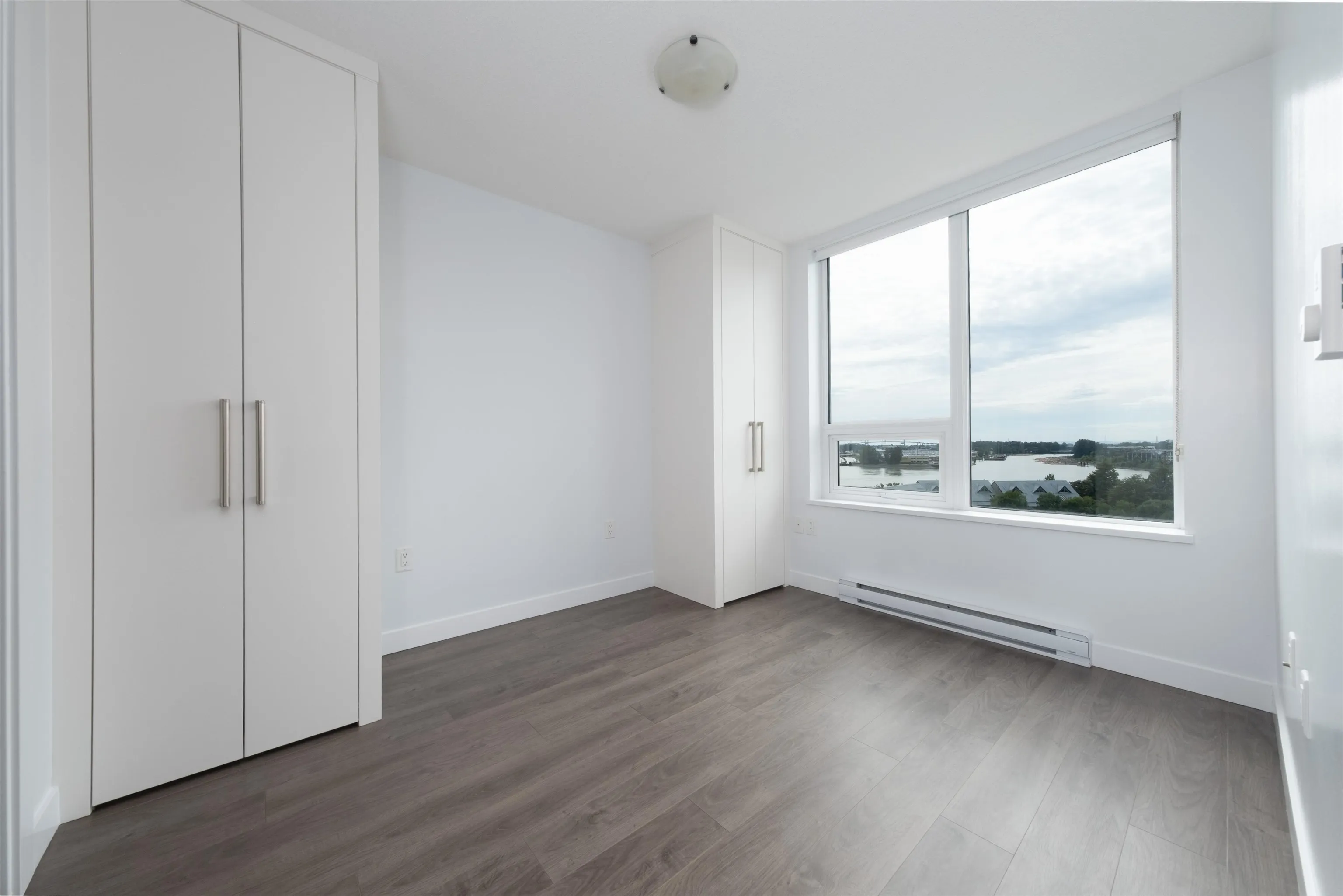 912 988 Quayside Drive