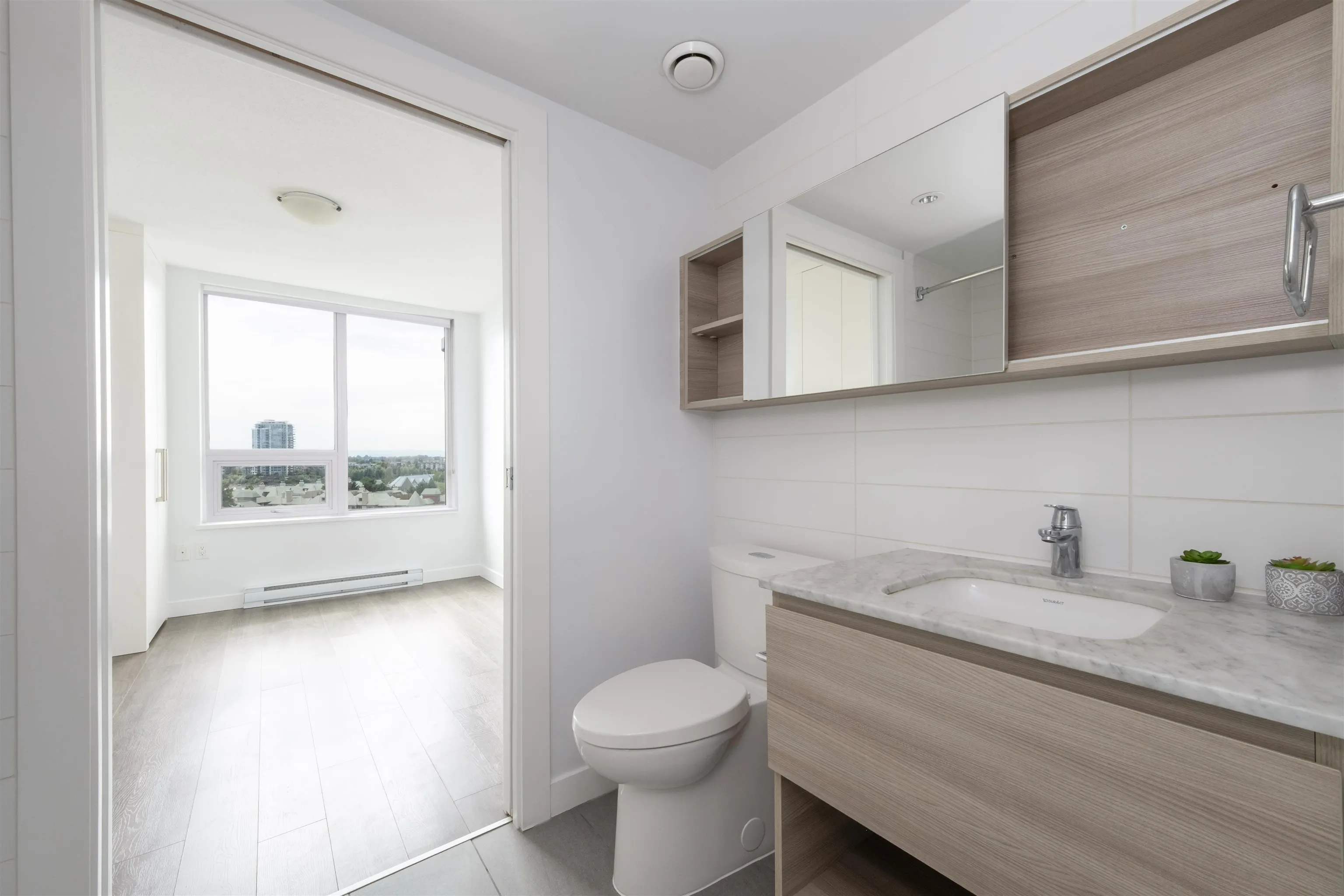 912 988 Quayside Drive