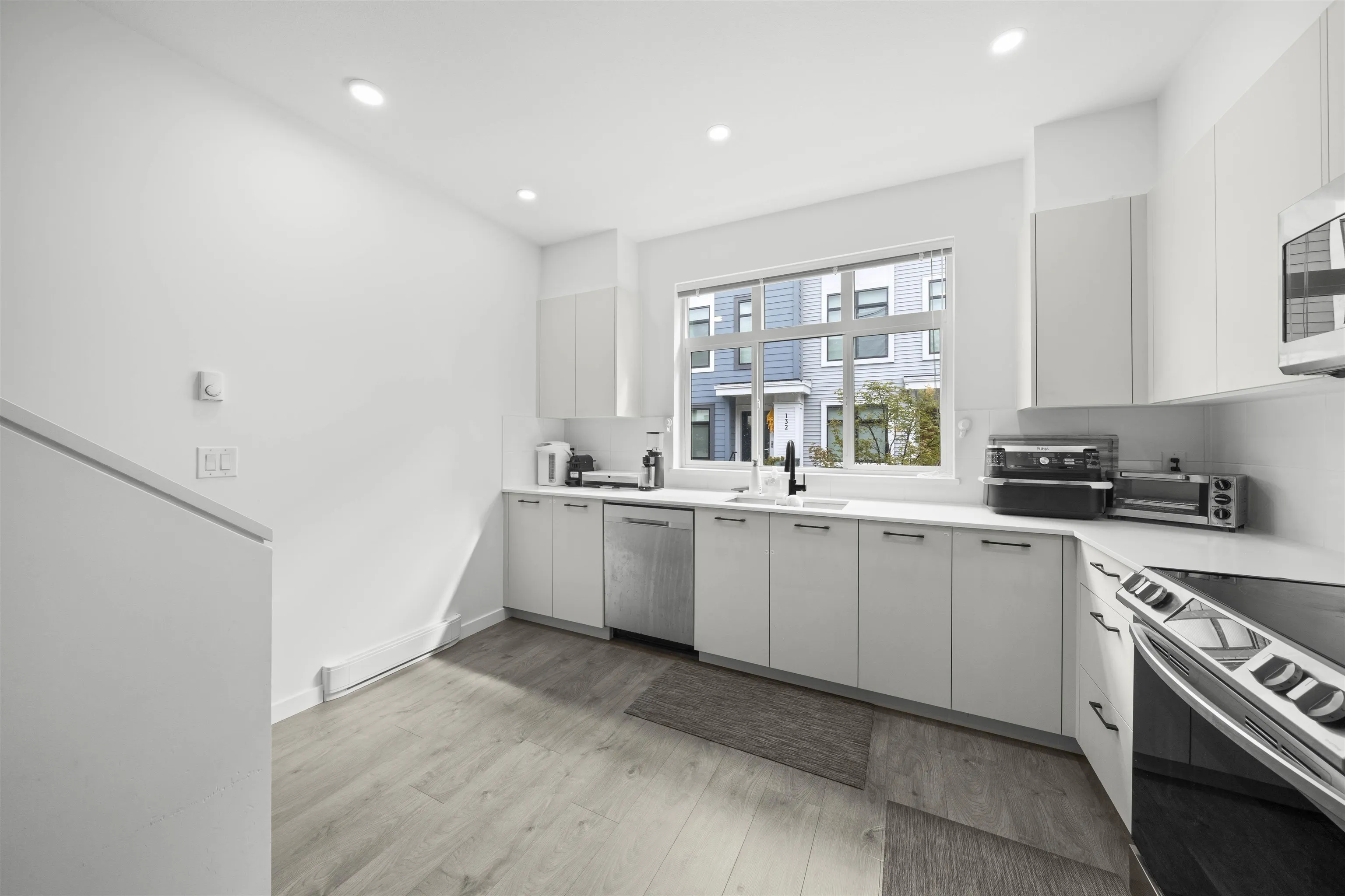 150 15235 Sitka Drive